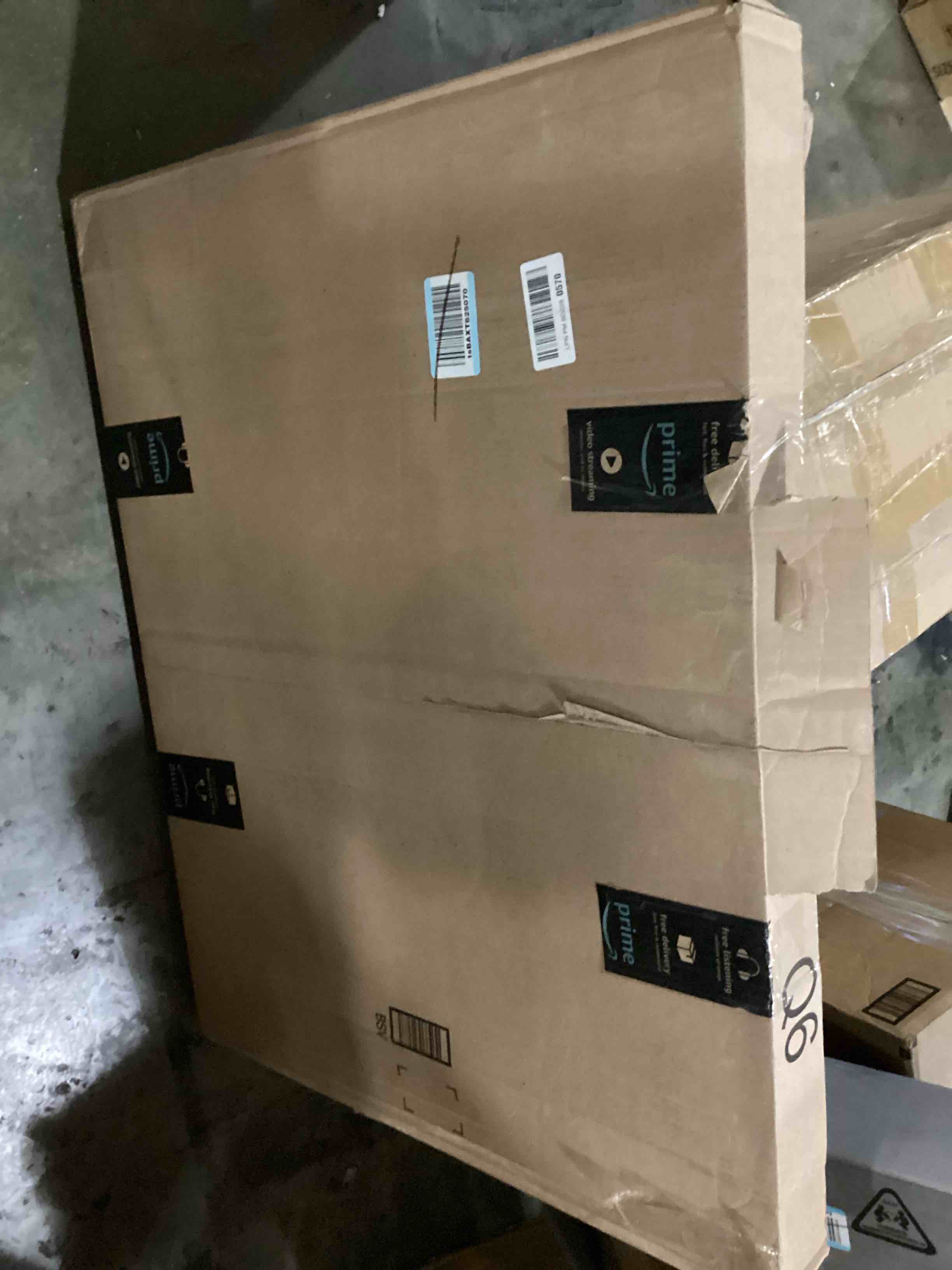 https://s3.amazonaws.com/lotting-images-prod/bidfta/BLU6863370_1730910799781.jpeg