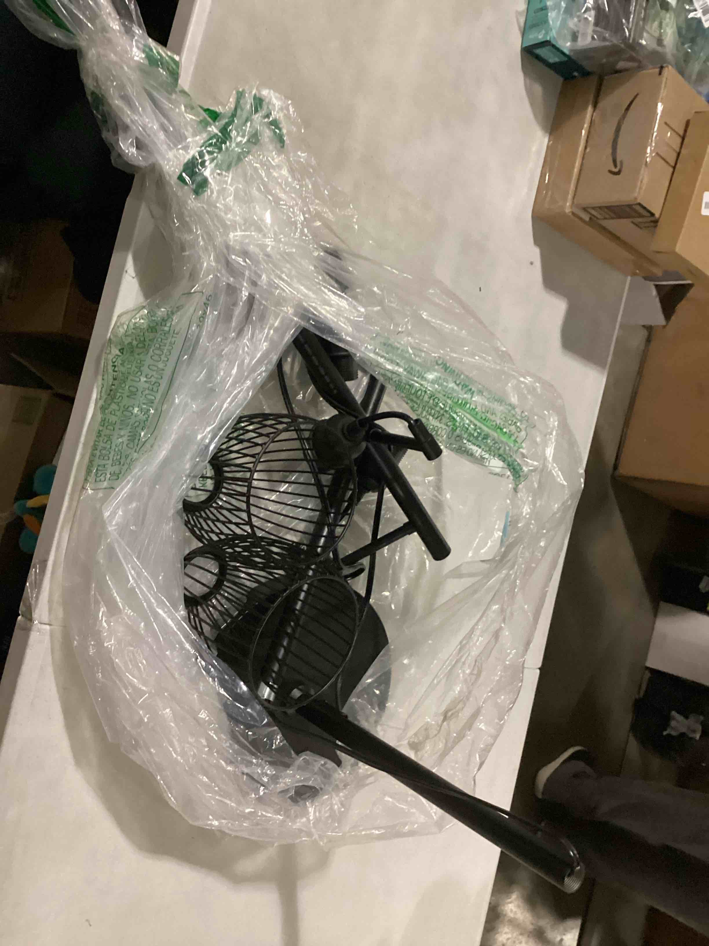 https://s3.amazonaws.com/lotting-images-prod/bidfta/BLU6864355_1731933706868.jpeg