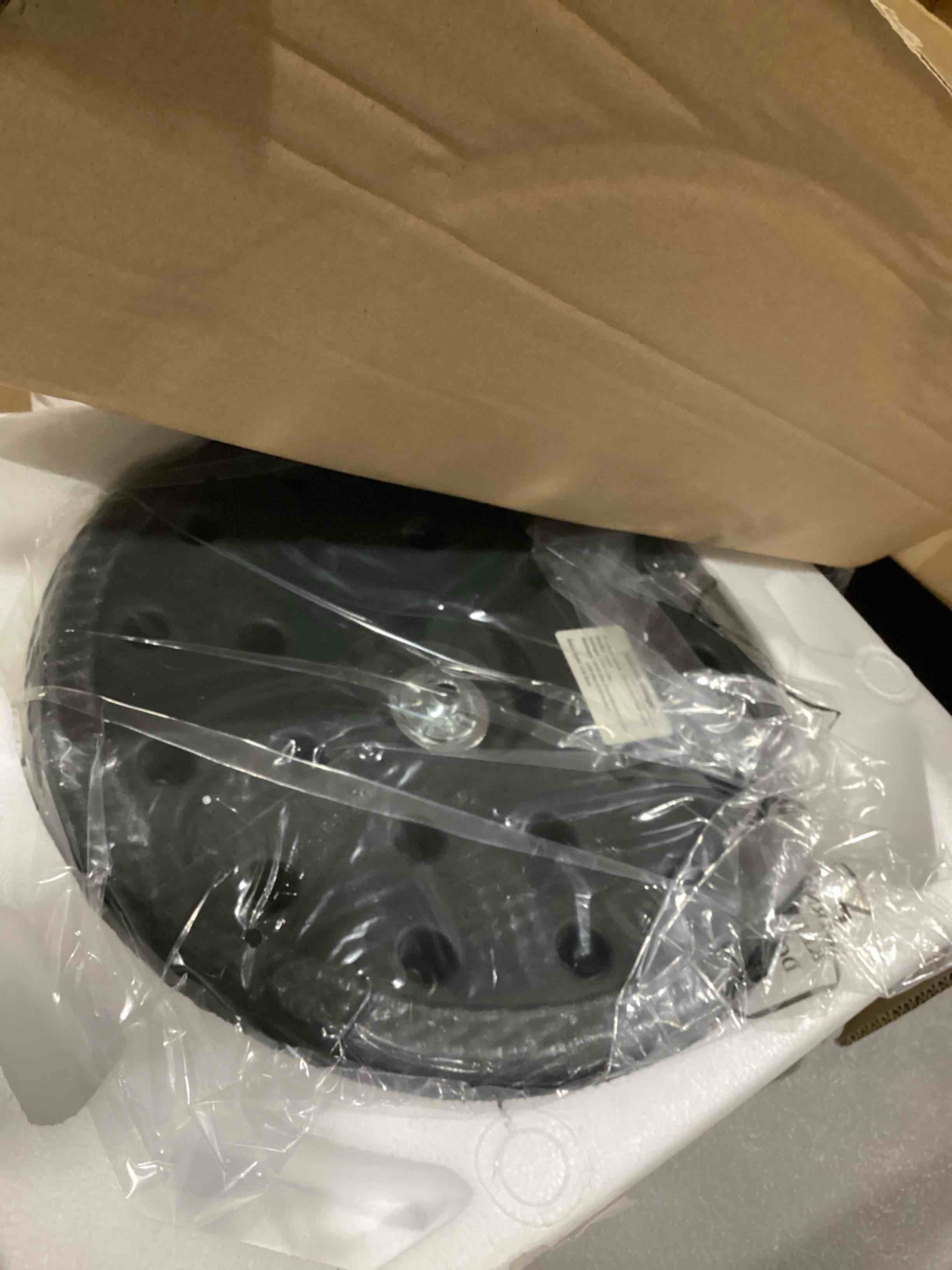 https://s3.amazonaws.com/lotting-images-prod/bidfta/BLU6864609_1730461038590.jpeg