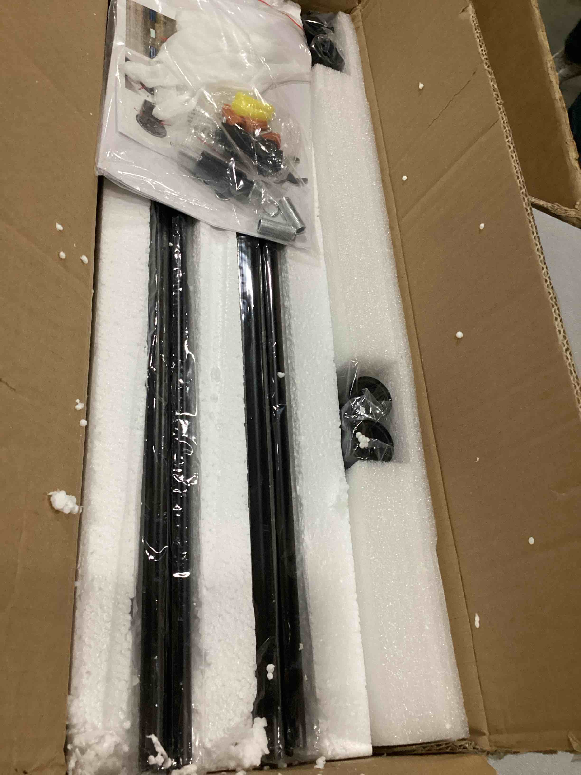 https://s3.amazonaws.com/lotting-images-prod/bidfta/BLU6864624_1730462659762.jpeg