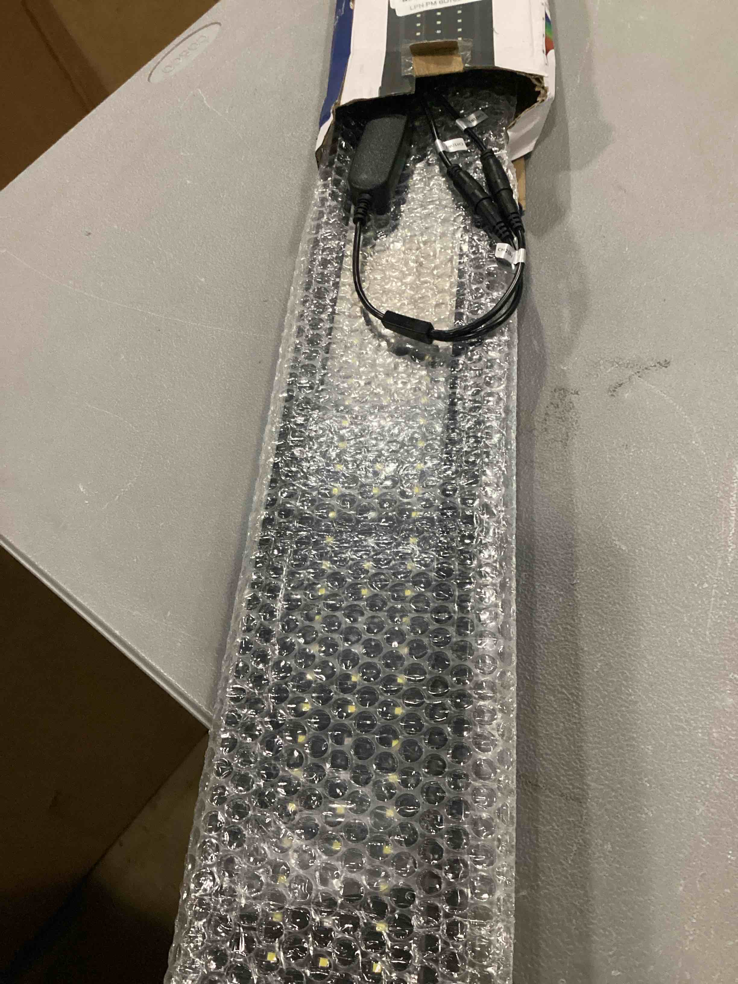 https://s3.amazonaws.com/lotting-images-prod/bidfta/BLU6864713_1730475697660.jpeg