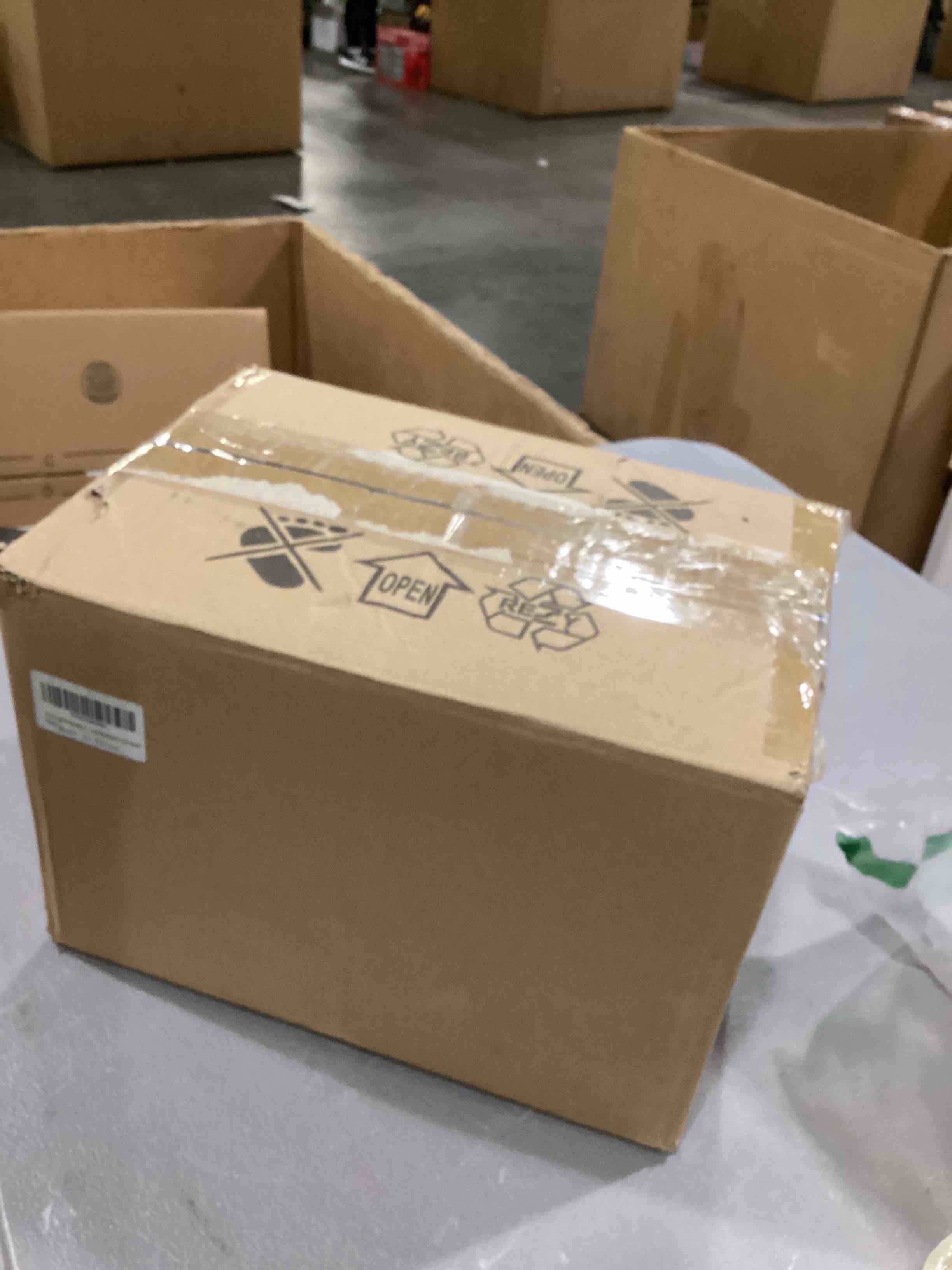 https://s3.amazonaws.com/lotting-images-prod/bidfta/BLU6864721_1730476523272.jpeg