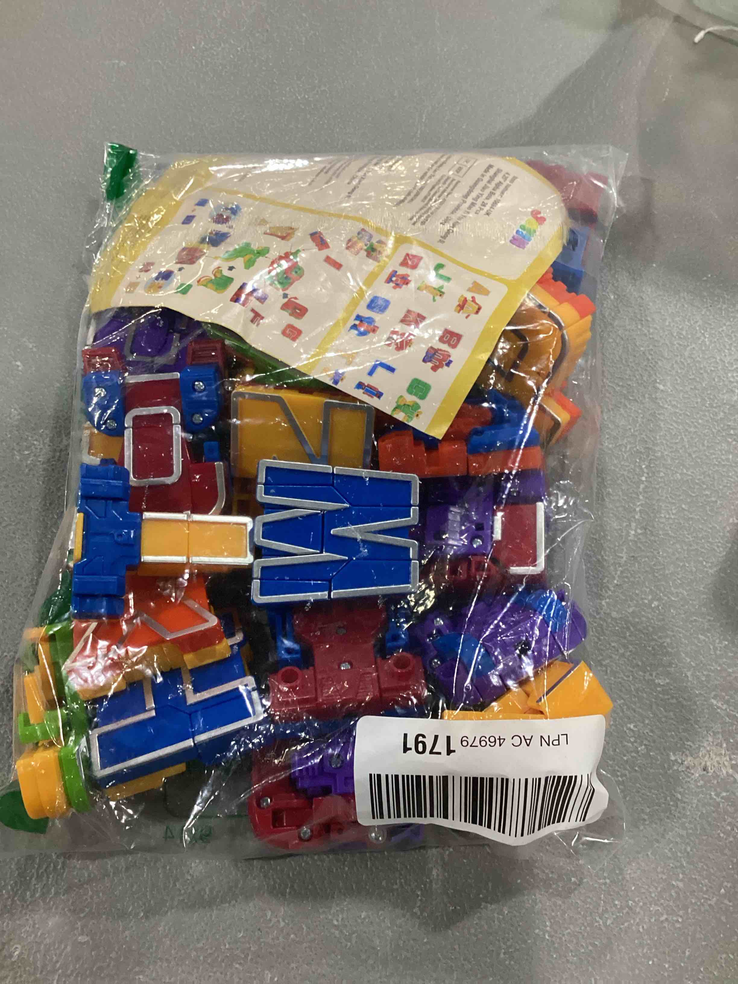 https://s3.amazonaws.com/lotting-images-prod/bidfta/BLU6864753_1730482096189.jpeg