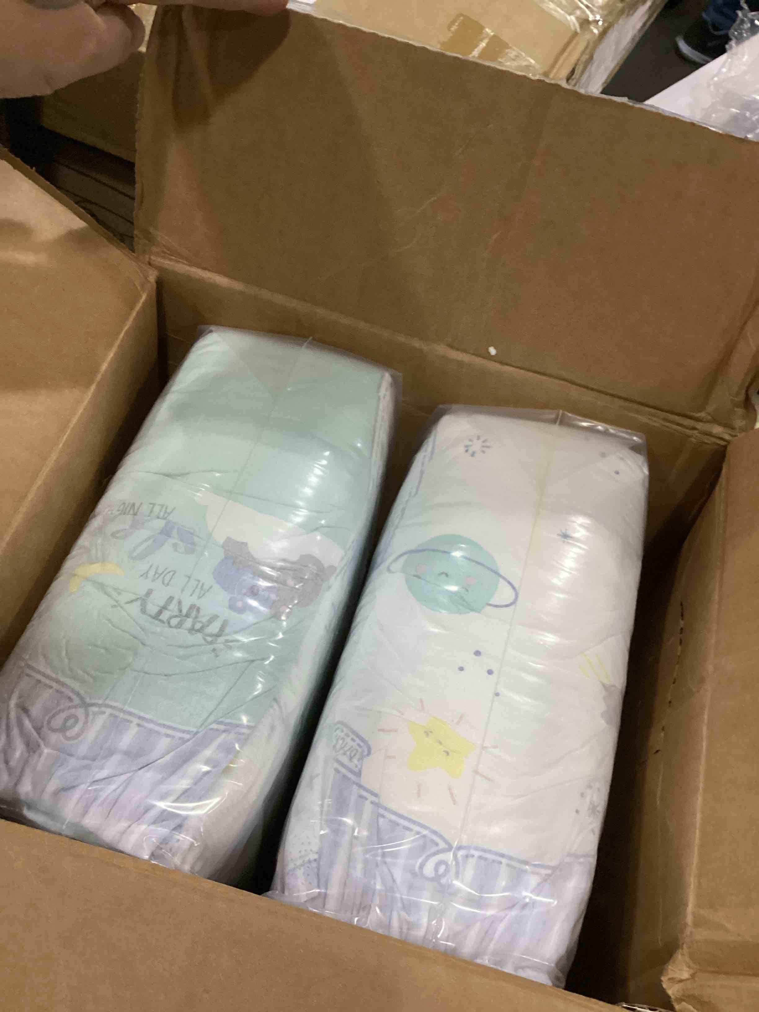 https://s3.amazonaws.com/lotting-images-prod/bidfta/BLU6864892_1730558578780.jpeg