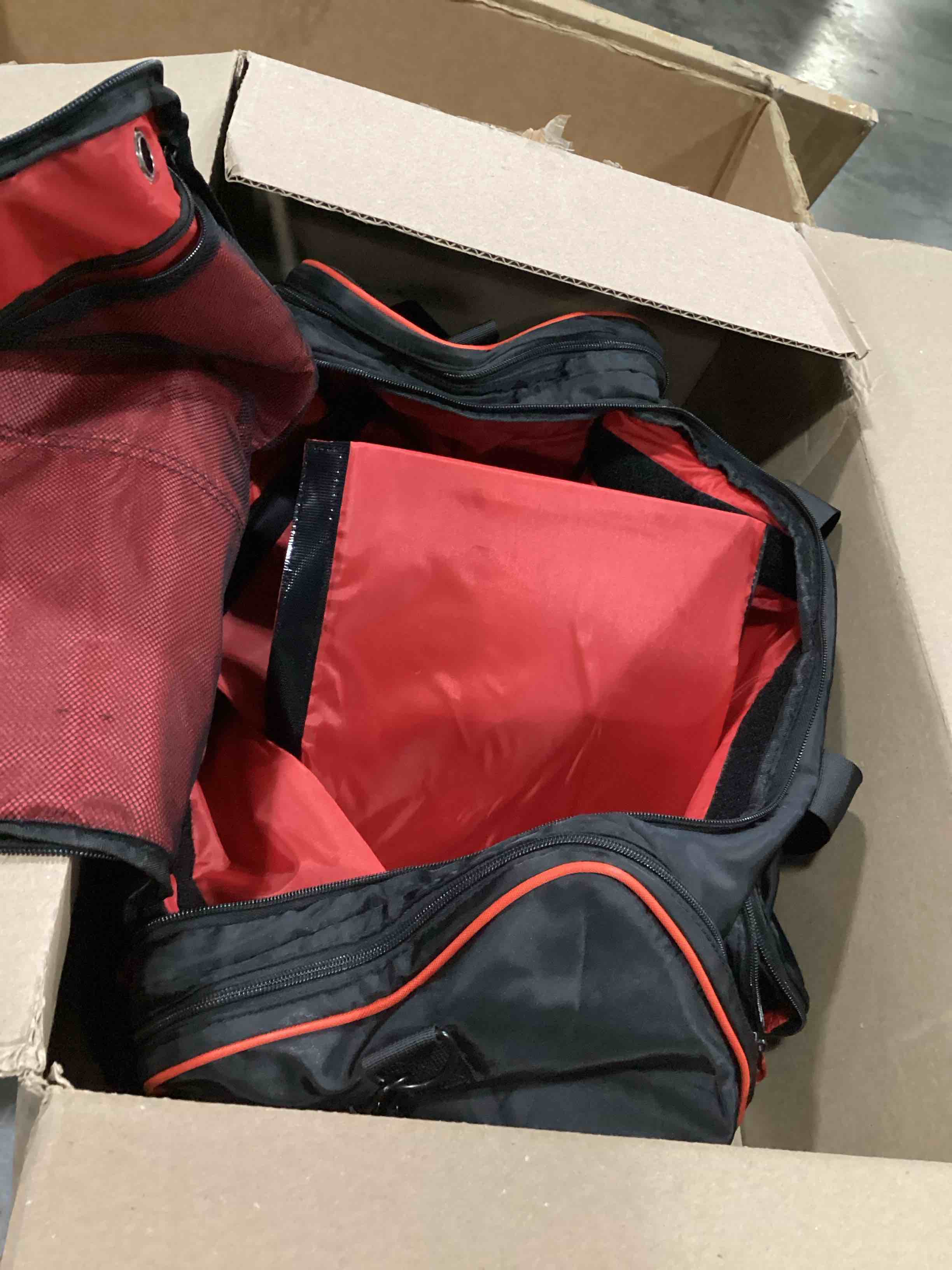 https://s3.amazonaws.com/lotting-images-prod/bidfta/BLU6864977_1730572917140.jpeg