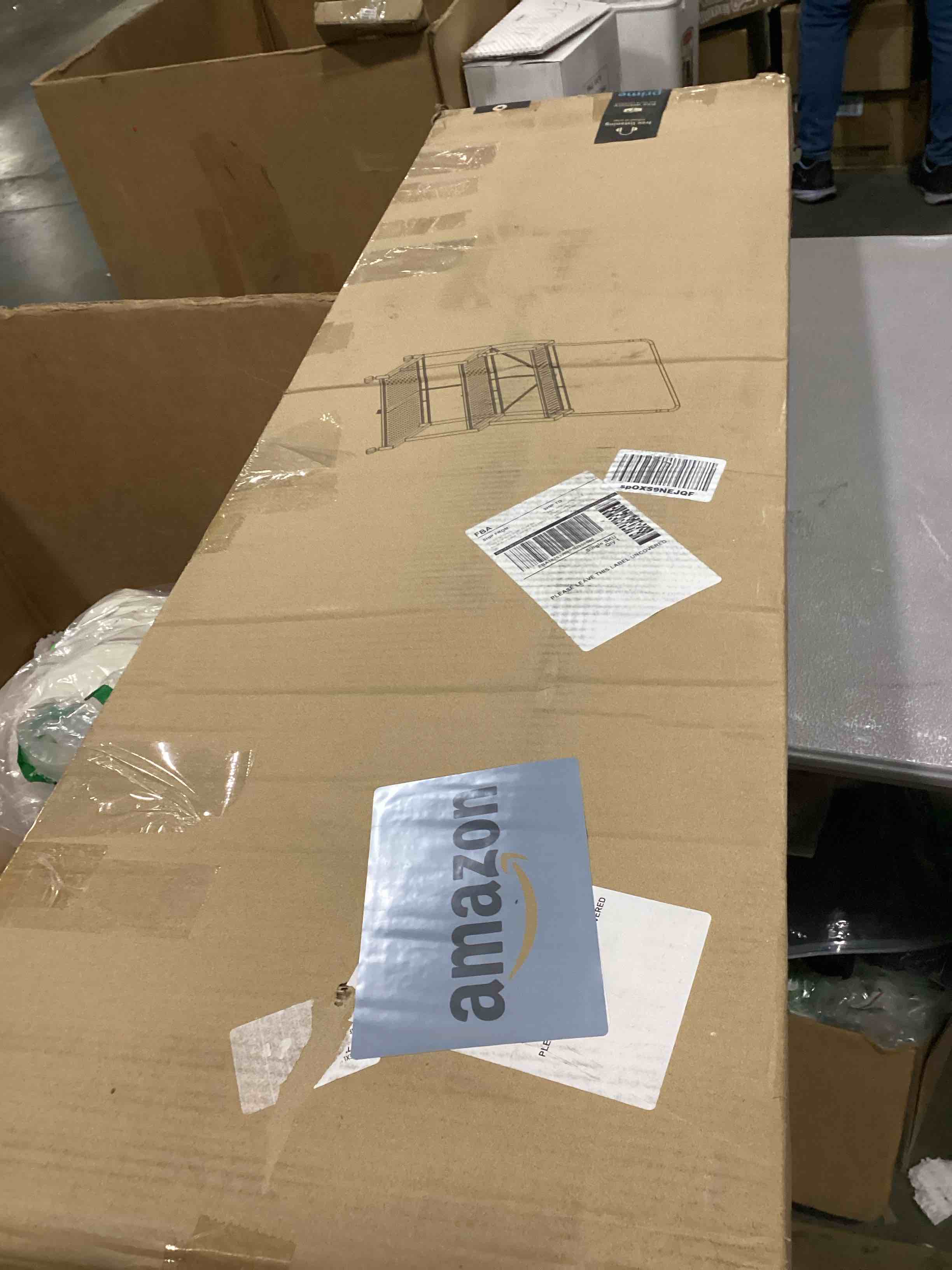 https://s3.amazonaws.com/lotting-images-prod/bidfta/BLU6864980_1730573139131.jpeg