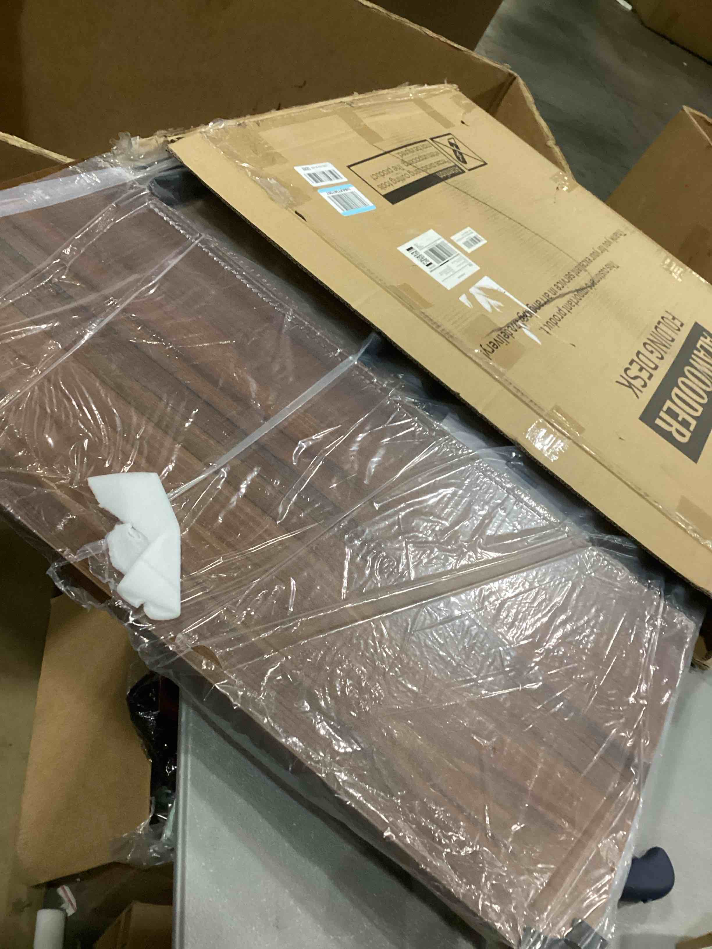 https://s3.amazonaws.com/lotting-images-prod/bidfta/BLU6865163_1730745547544.jpeg