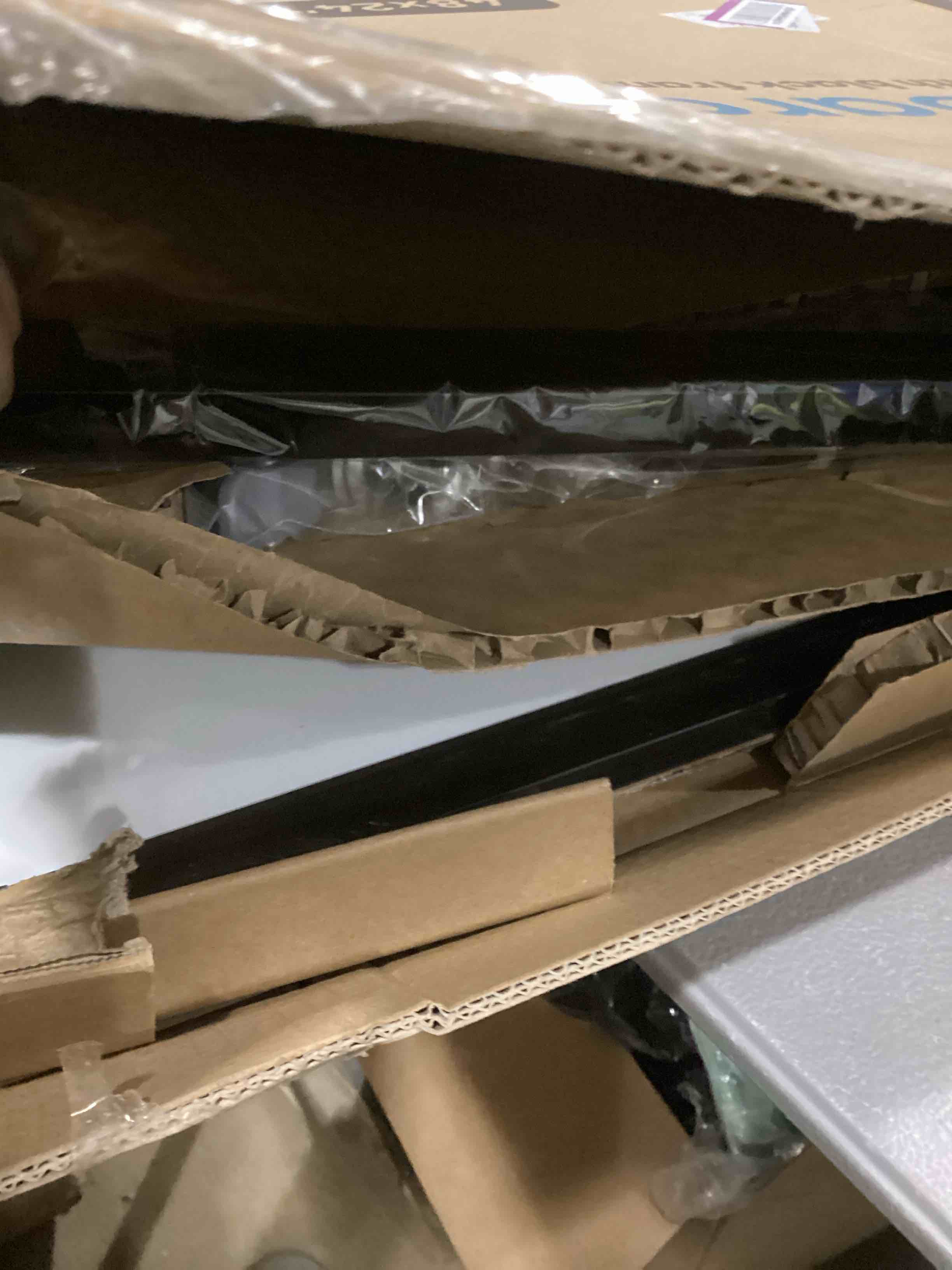https://s3.amazonaws.com/lotting-images-prod/bidfta/BLU6865263_1730816218671.jpeg