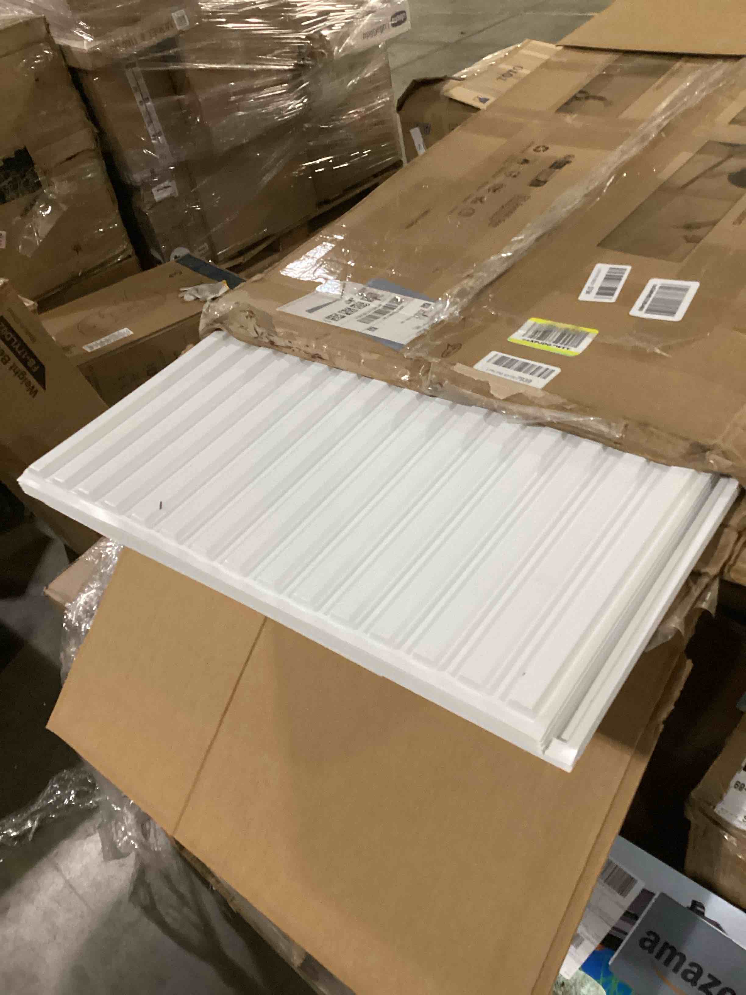 https://s3.amazonaws.com/lotting-images-prod/bidfta/BLU6865947_1730461322892.jpeg