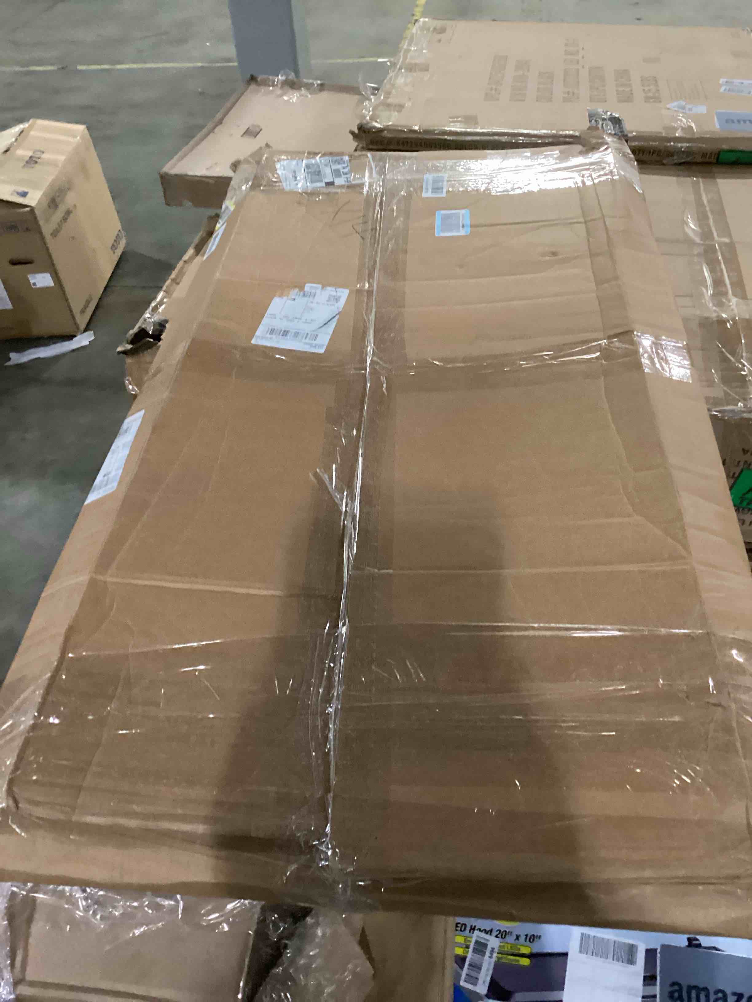 https://s3.amazonaws.com/lotting-images-prod/bidfta/BLU6865947_1730461441333.jpeg
