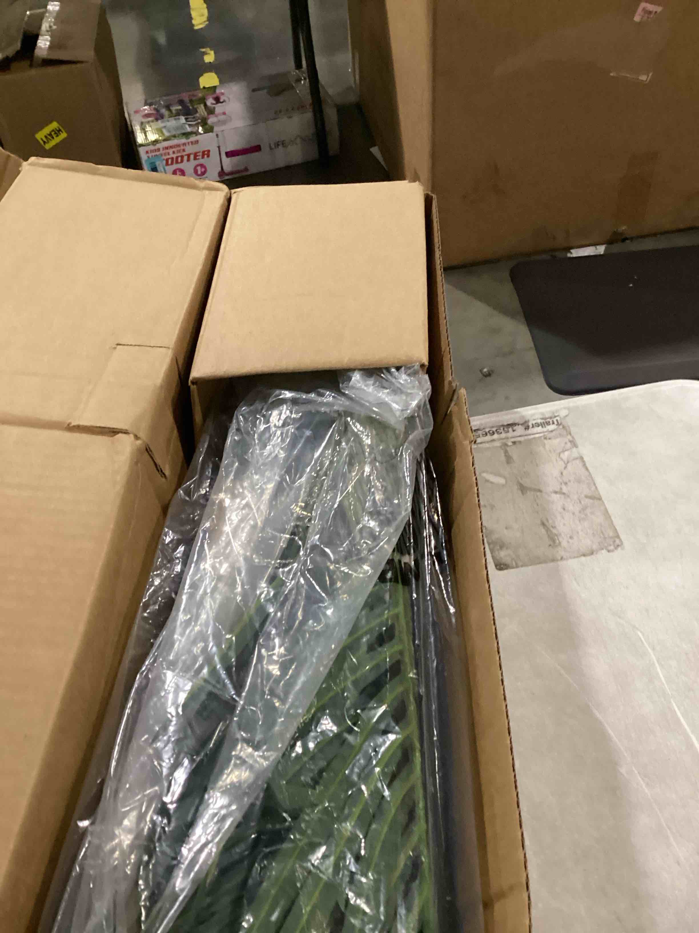 https://s3.amazonaws.com/lotting-images-prod/bidfta/BLU6865985_1730468764272.jpeg
