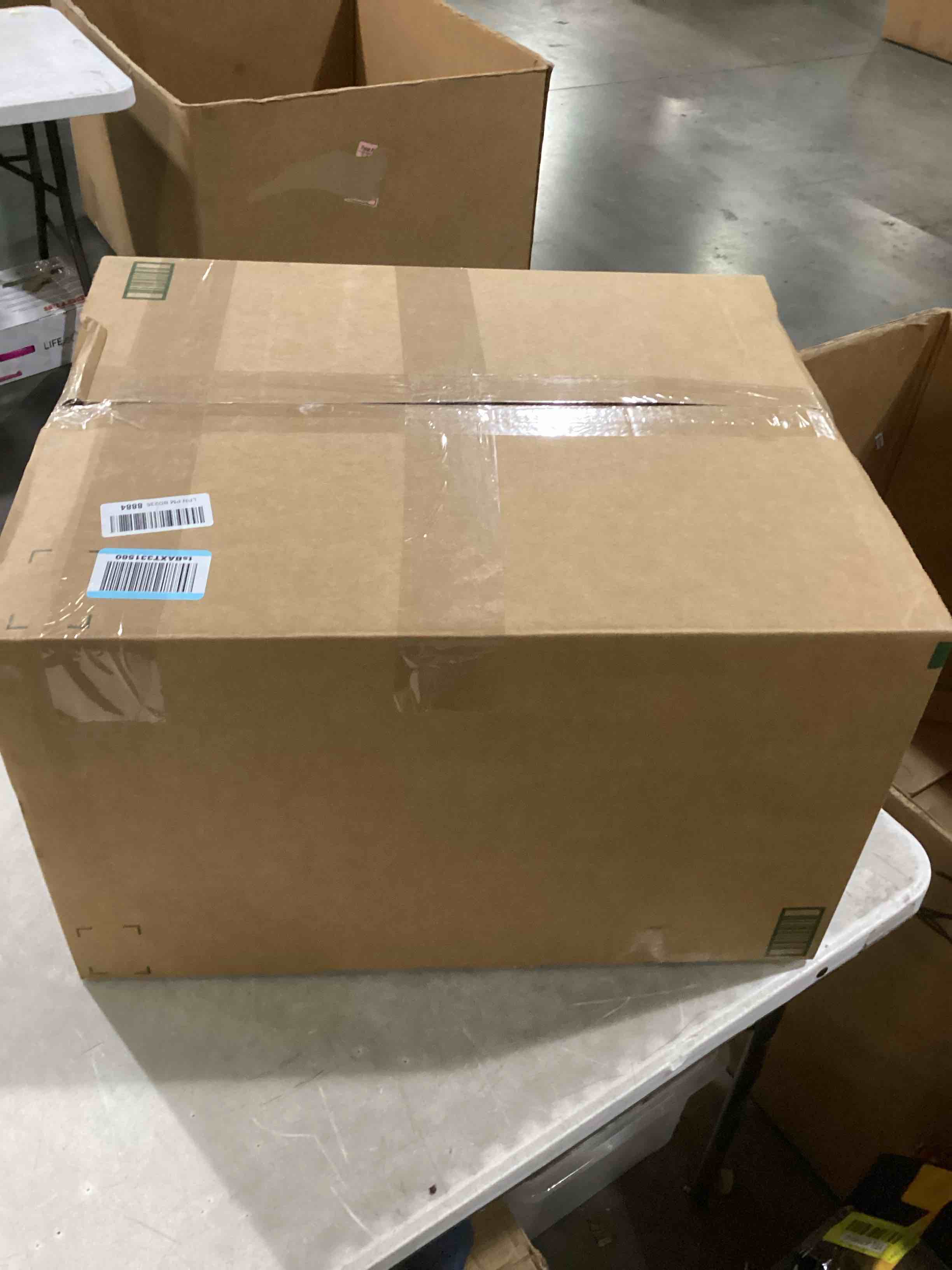 https://s3.amazonaws.com/lotting-images-prod/bidfta/BLU6866118_1730557234952.jpeg