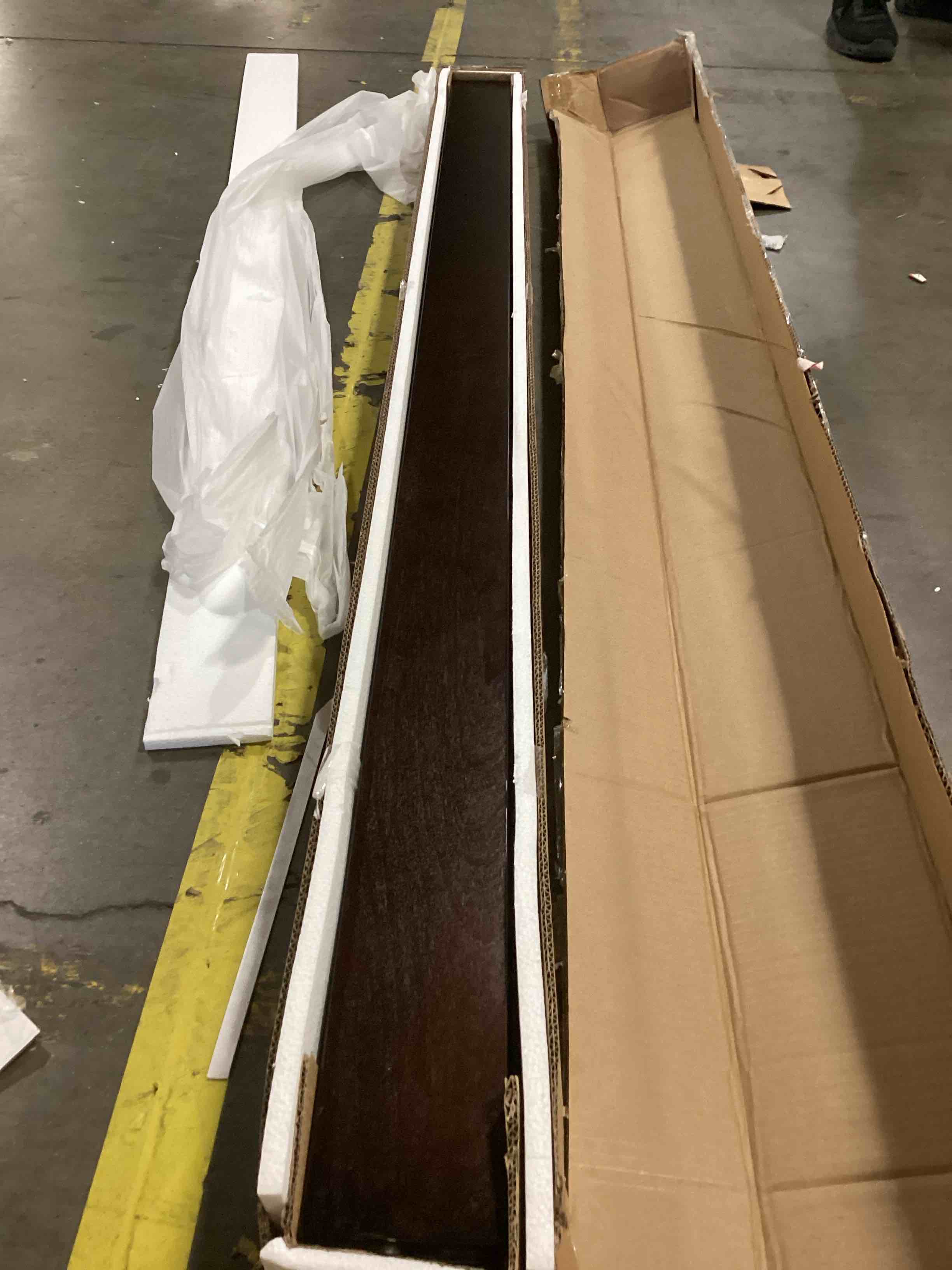 https://s3.amazonaws.com/lotting-images-prod/bidfta/BLU6866135_1730562649977.jpeg