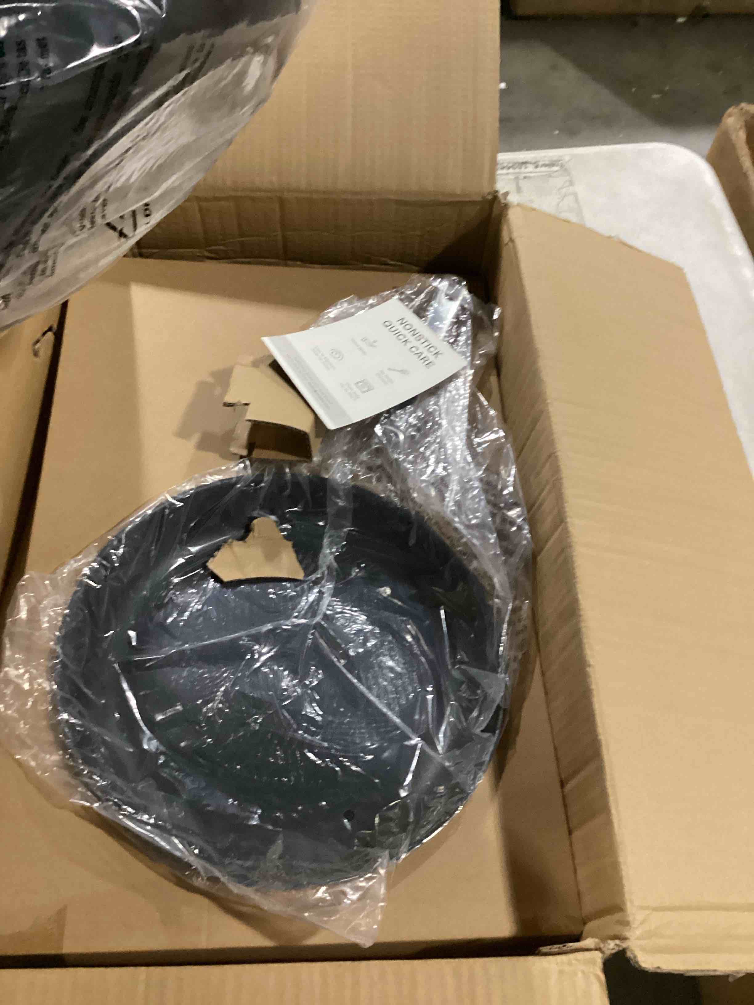 https://s3.amazonaws.com/lotting-images-prod/bidfta/BLU6866266_1730738935240.jpeg