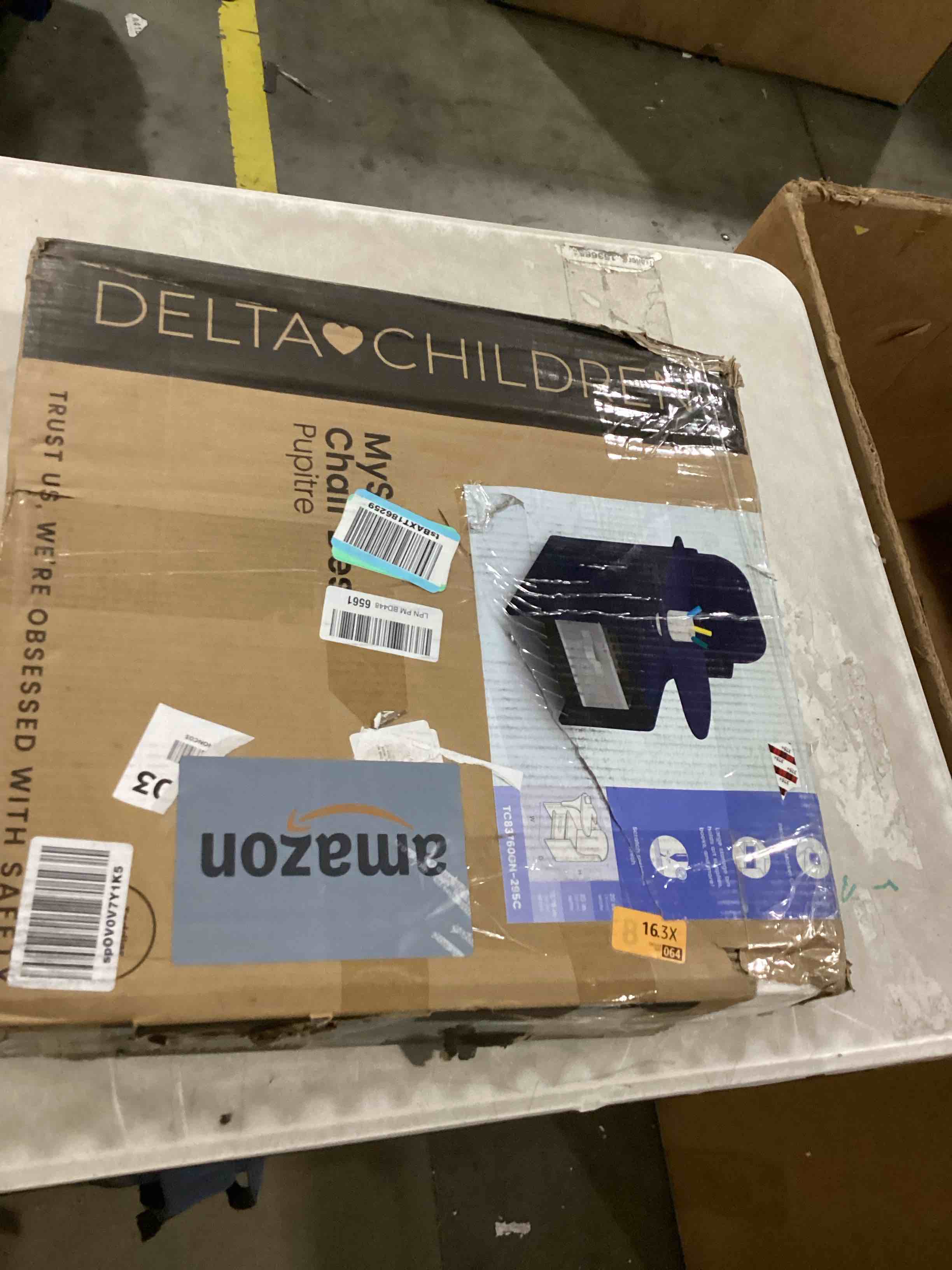 https://s3.amazonaws.com/lotting-images-prod/bidfta/BLU6866293_1730745221323.jpeg