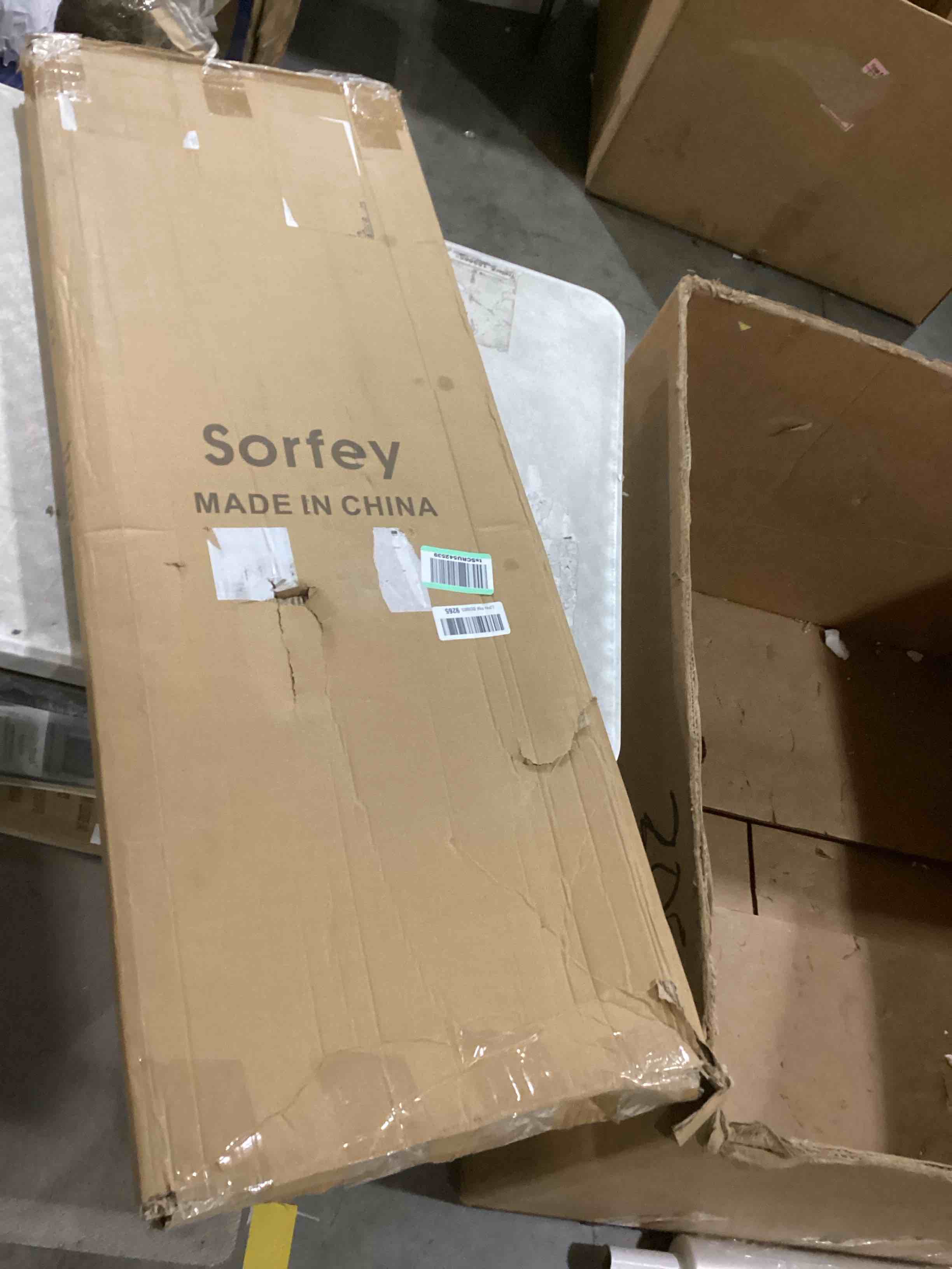 https://s3.amazonaws.com/lotting-images-prod/bidfta/BLU6866337_1730811791878.jpeg