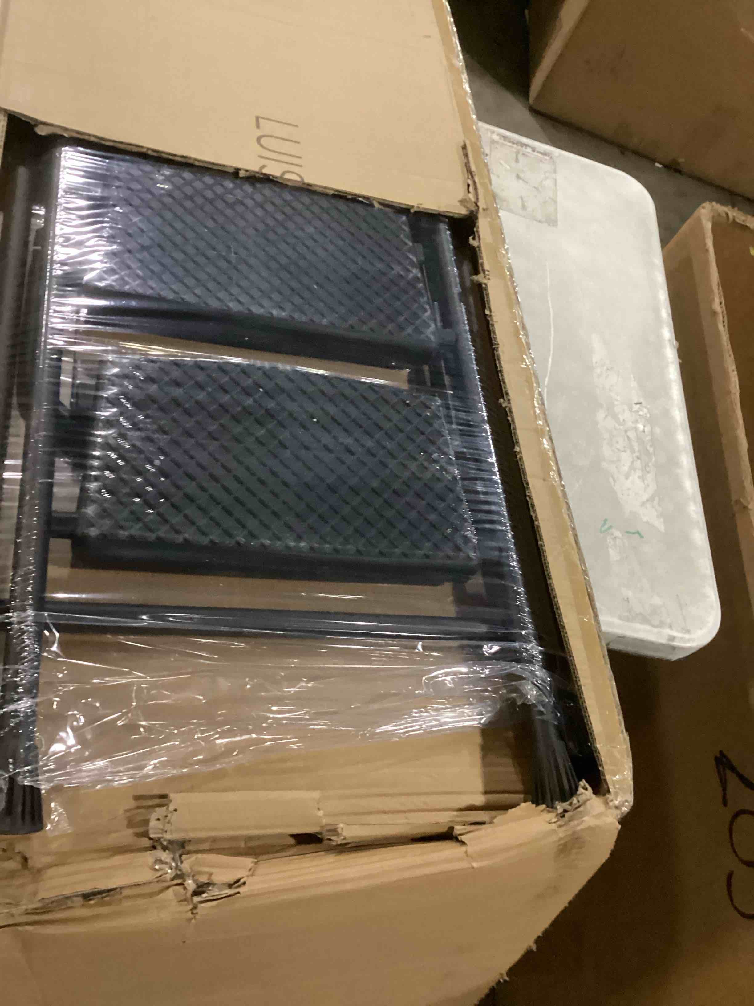 https://s3.amazonaws.com/lotting-images-prod/bidfta/BLU6866350_1730814838702.jpeg