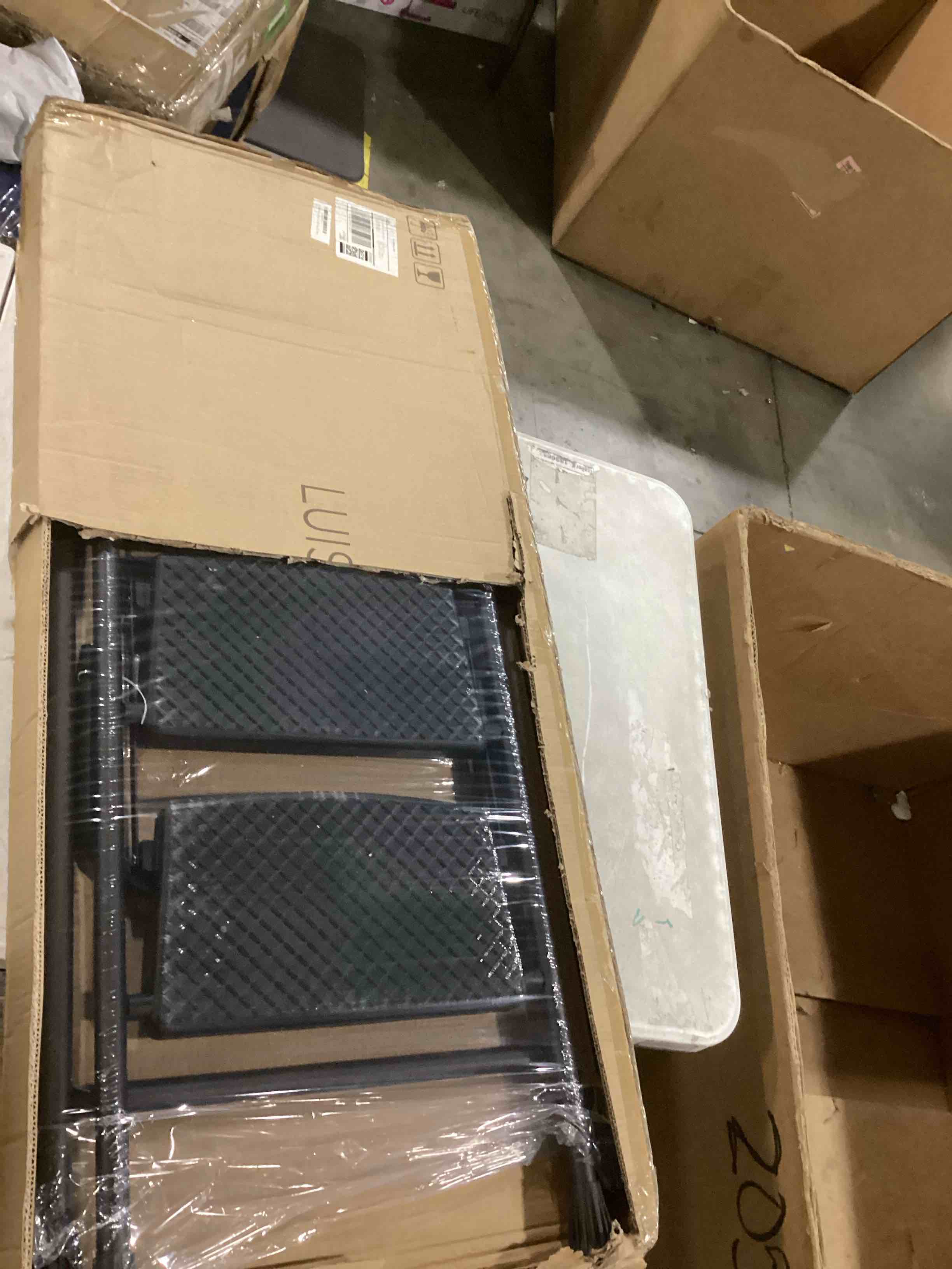 https://s3.amazonaws.com/lotting-images-prod/bidfta/BLU6866350_1730814842007.jpeg