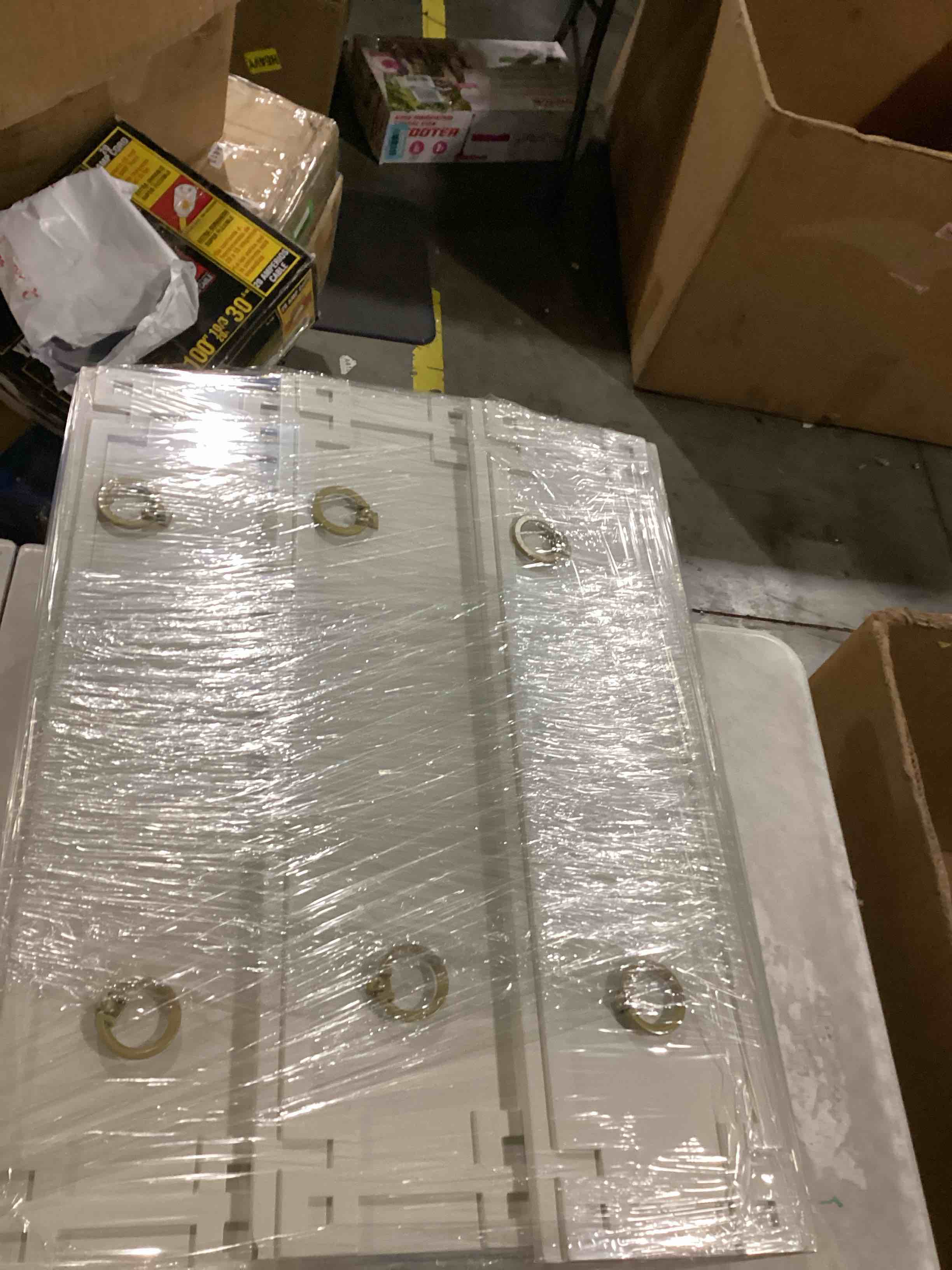 https://s3.amazonaws.com/lotting-images-prod/bidfta/BLU6866423_1730835255962.jpeg