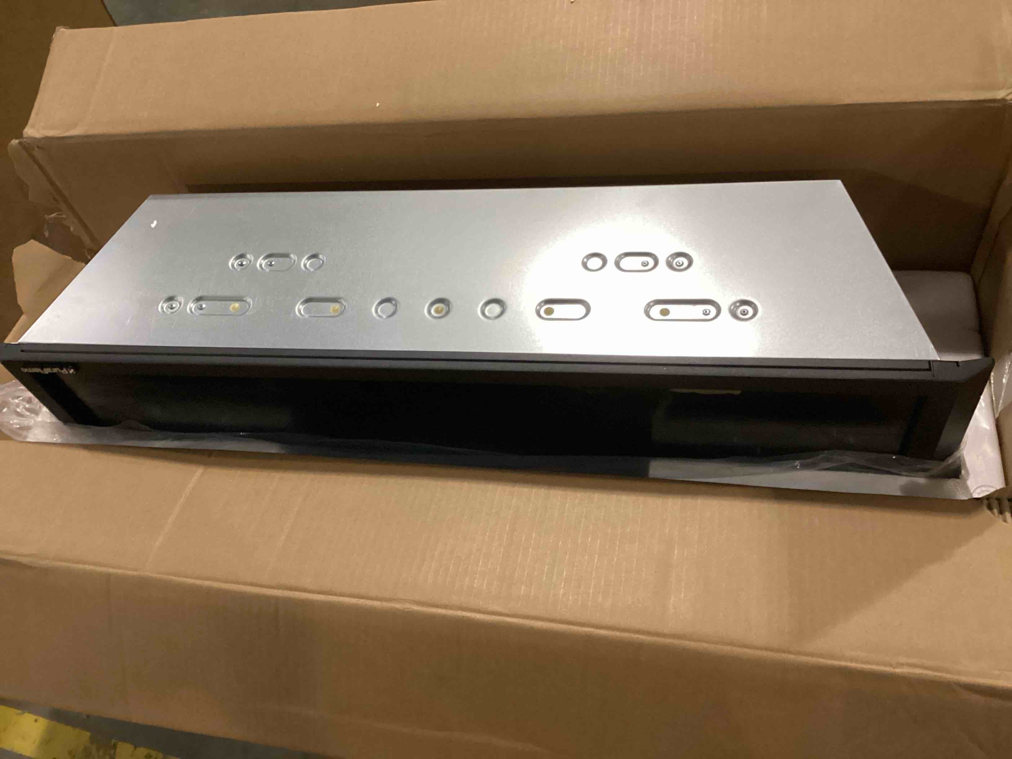 https://s3.amazonaws.com/lotting-images-prod/bidfta/BLU6866533_1730918986758.jpeg