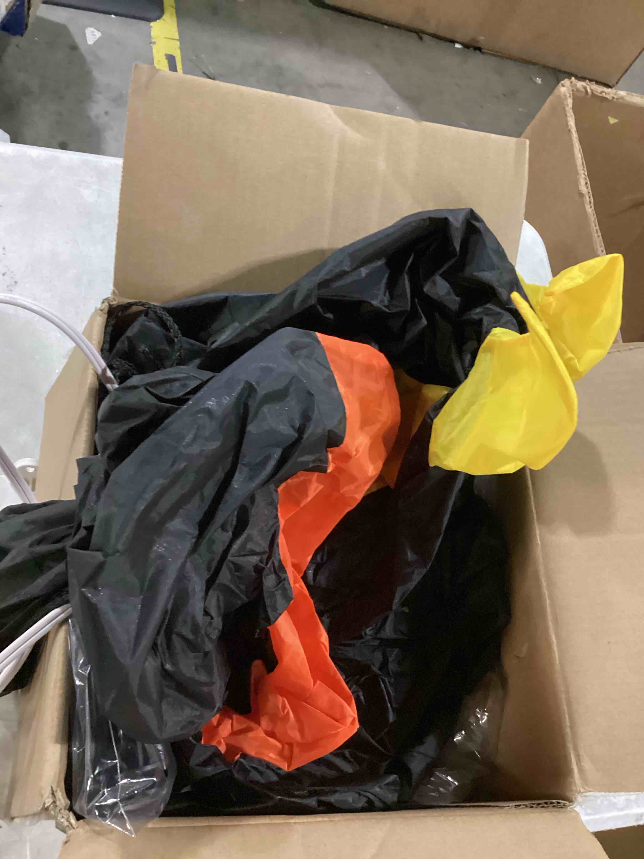 https://s3.amazonaws.com/lotting-images-prod/bidfta/BLU6866559_1730985353038.jpeg