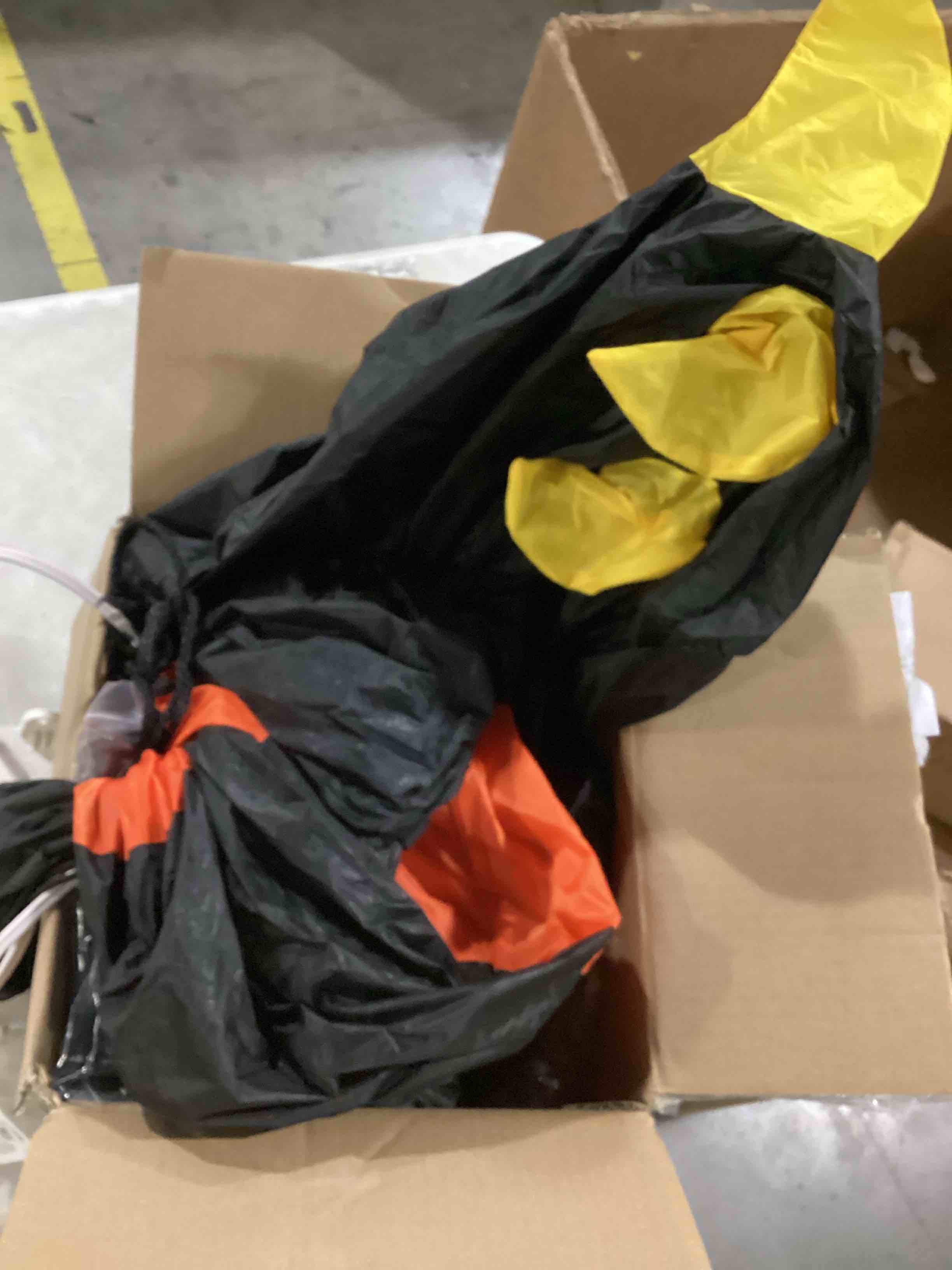 https://s3.amazonaws.com/lotting-images-prod/bidfta/BLU6866559_1730985360179.jpeg