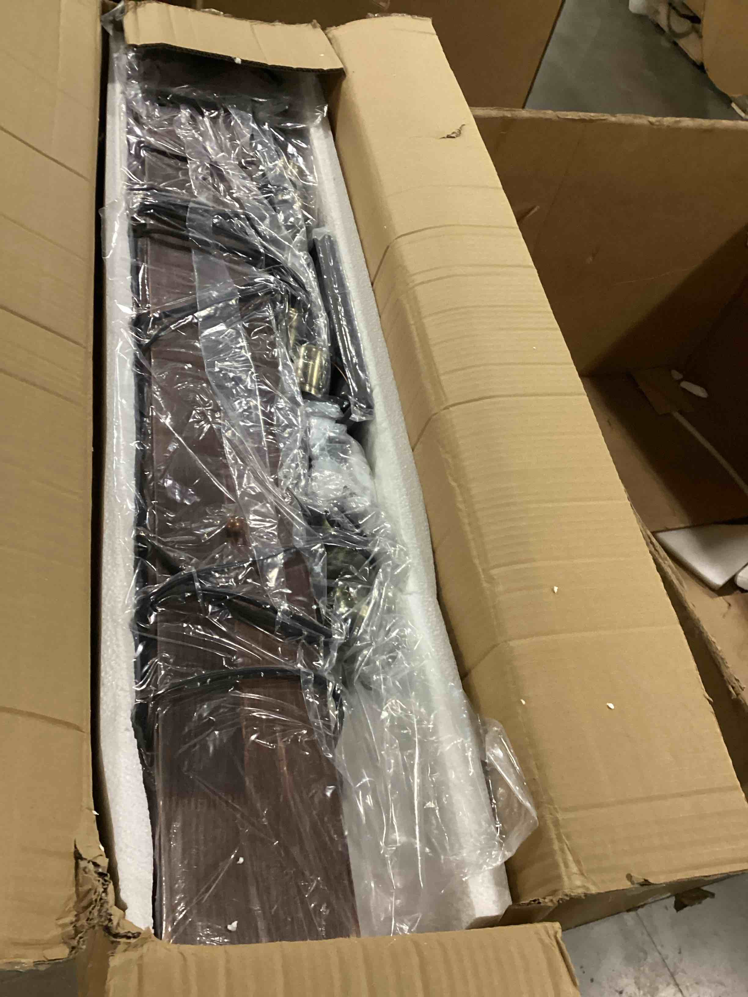 https://s3.amazonaws.com/lotting-images-prod/bidfta/BLU6866598_1730995469586.jpeg