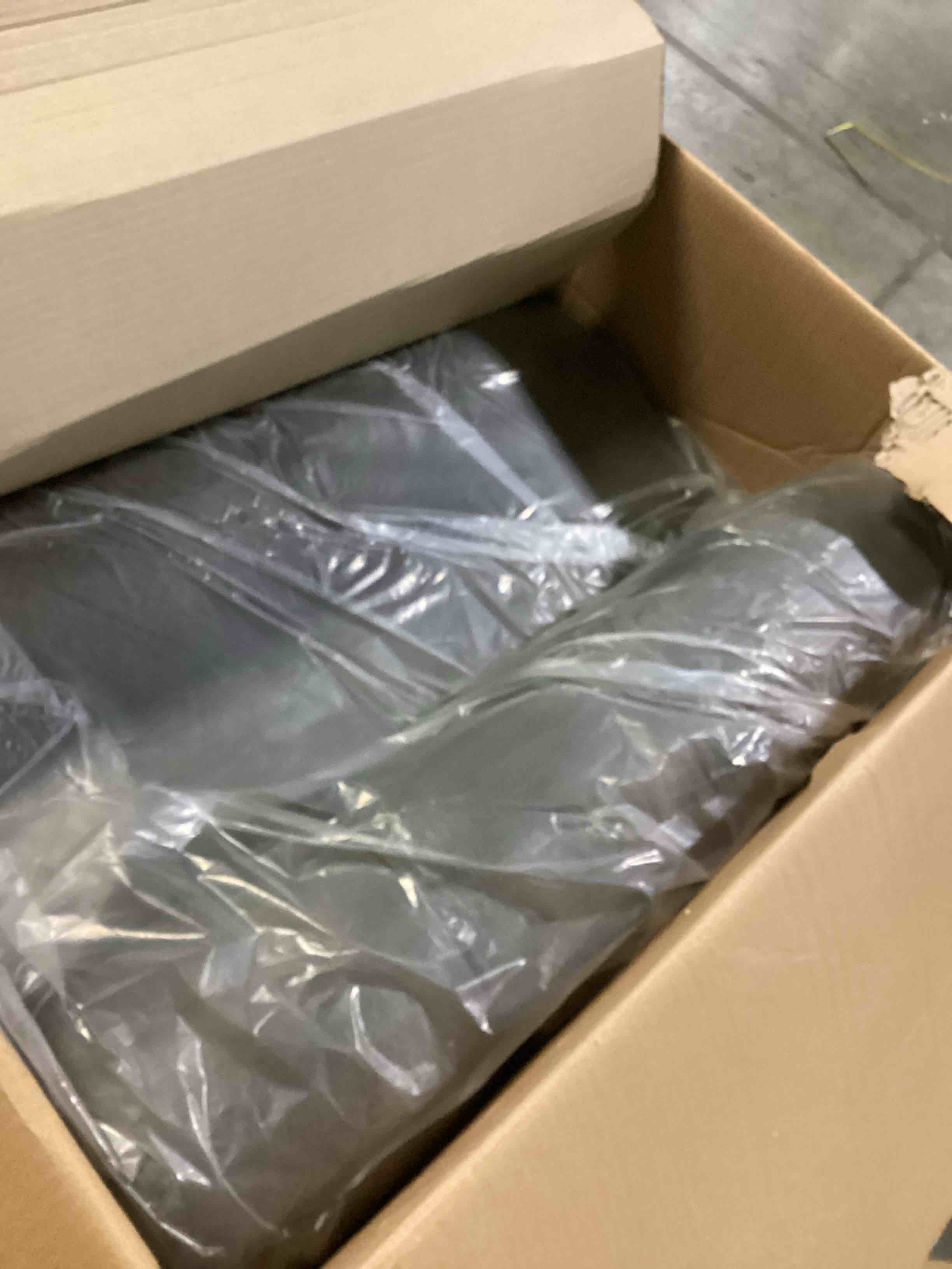 https://s3.amazonaws.com/lotting-images-prod/bidfta/BLU6867017_1731614594115.jpeg