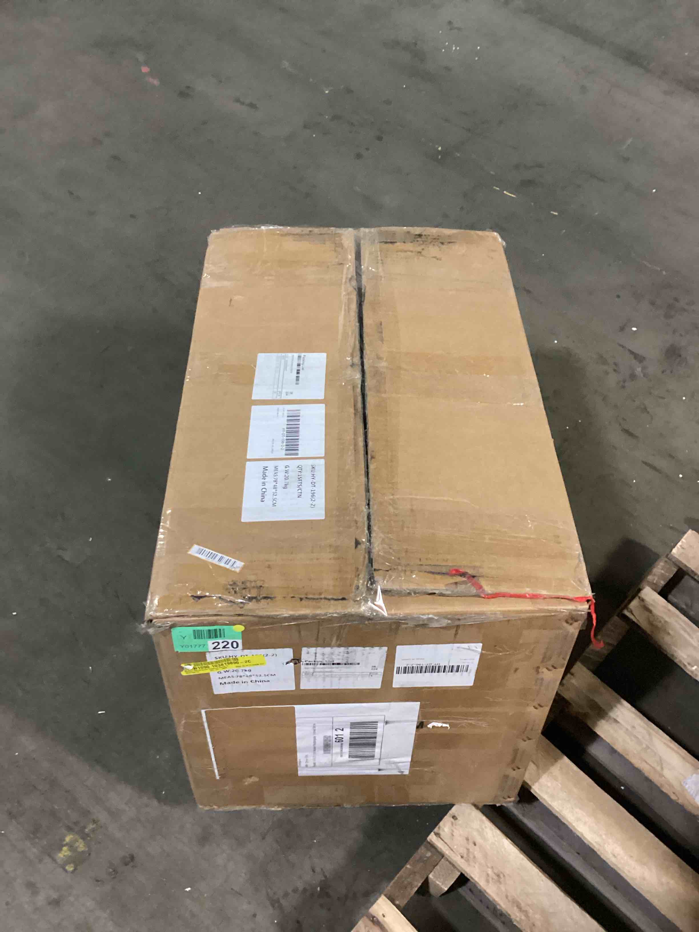 https://s3.amazonaws.com/lotting-images-prod/bidfta/BLU6867020_1731673262144.jpeg