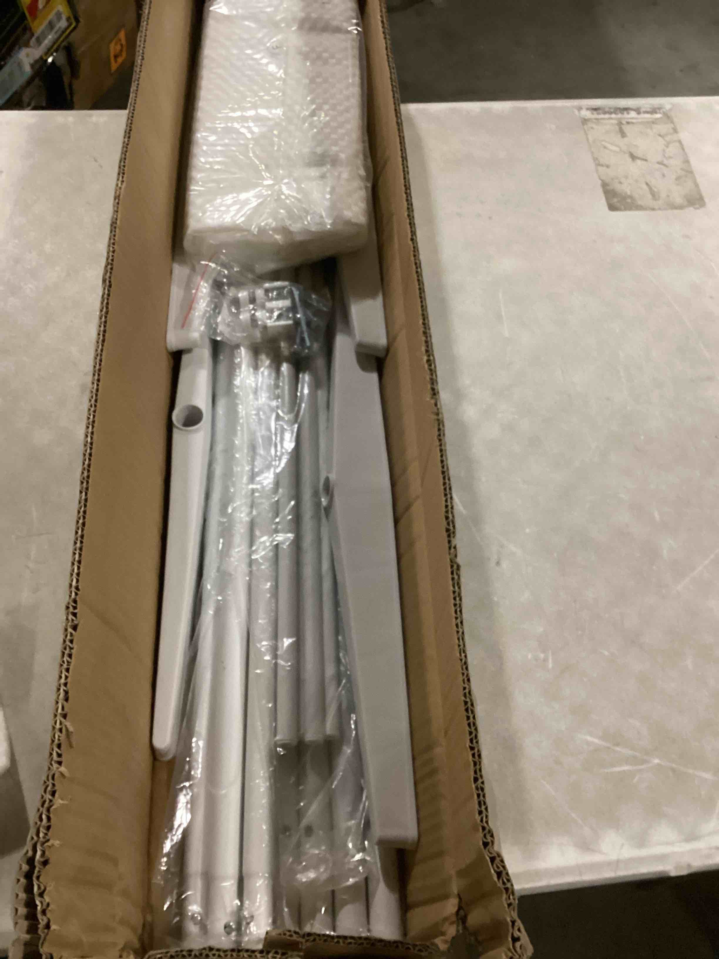 https://s3.amazonaws.com/lotting-images-prod/bidfta/BLU6867135_1731933925515.jpeg