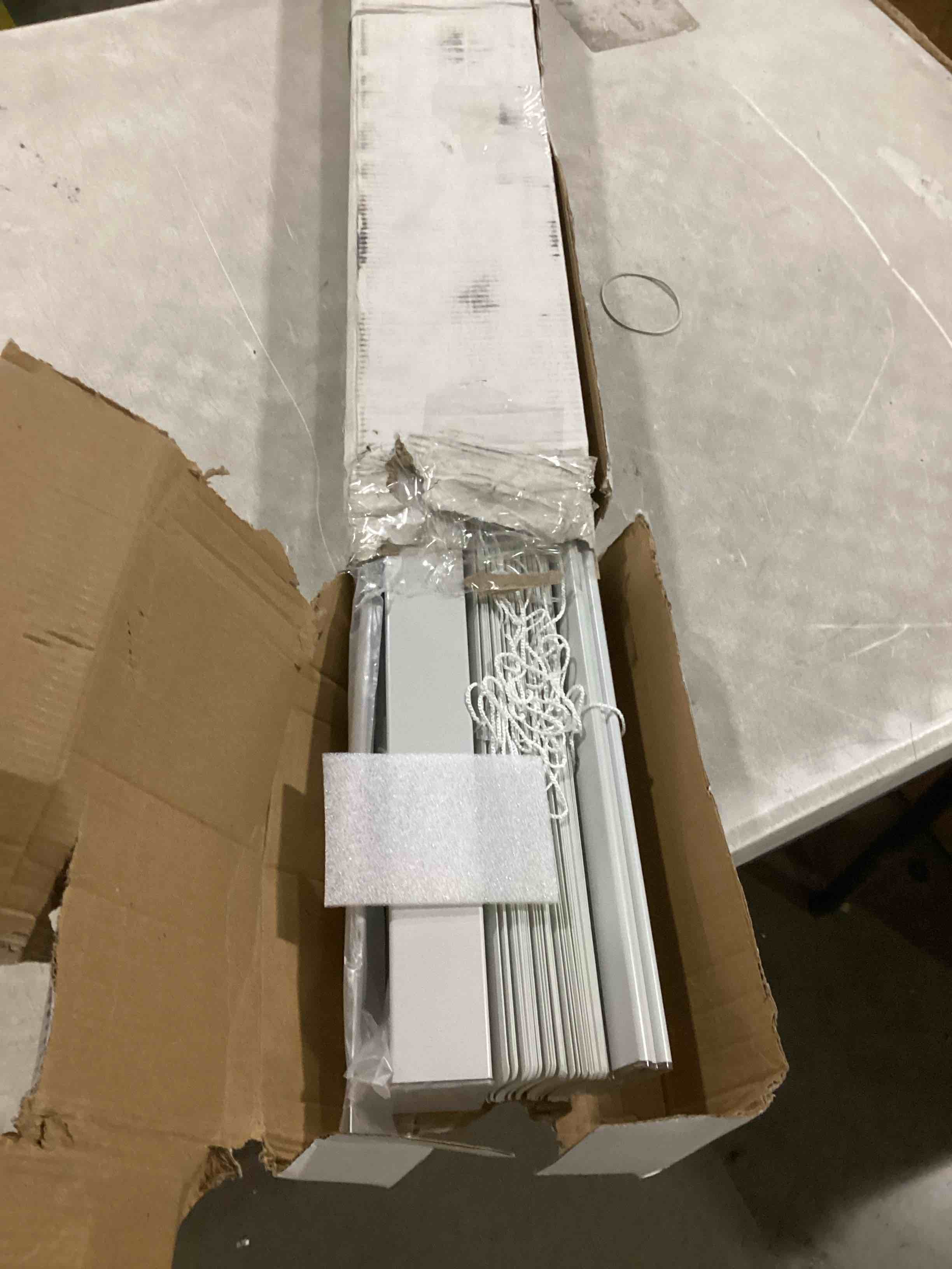 https://s3.amazonaws.com/lotting-images-prod/bidfta/BLU6867138_1731934369791.jpeg