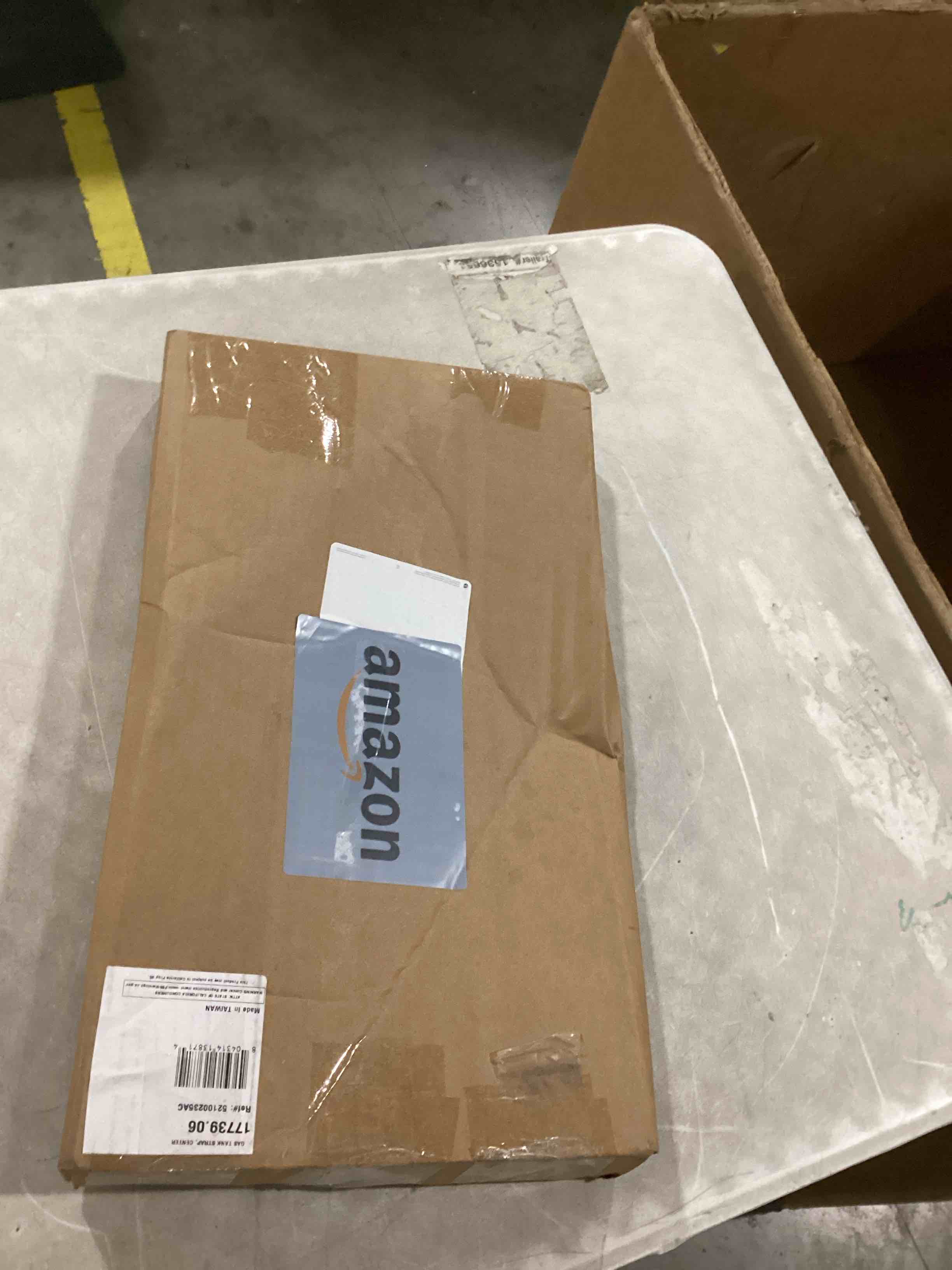 https://s3.amazonaws.com/lotting-images-prod/bidfta/BLU6867188_1731943603630.jpeg
