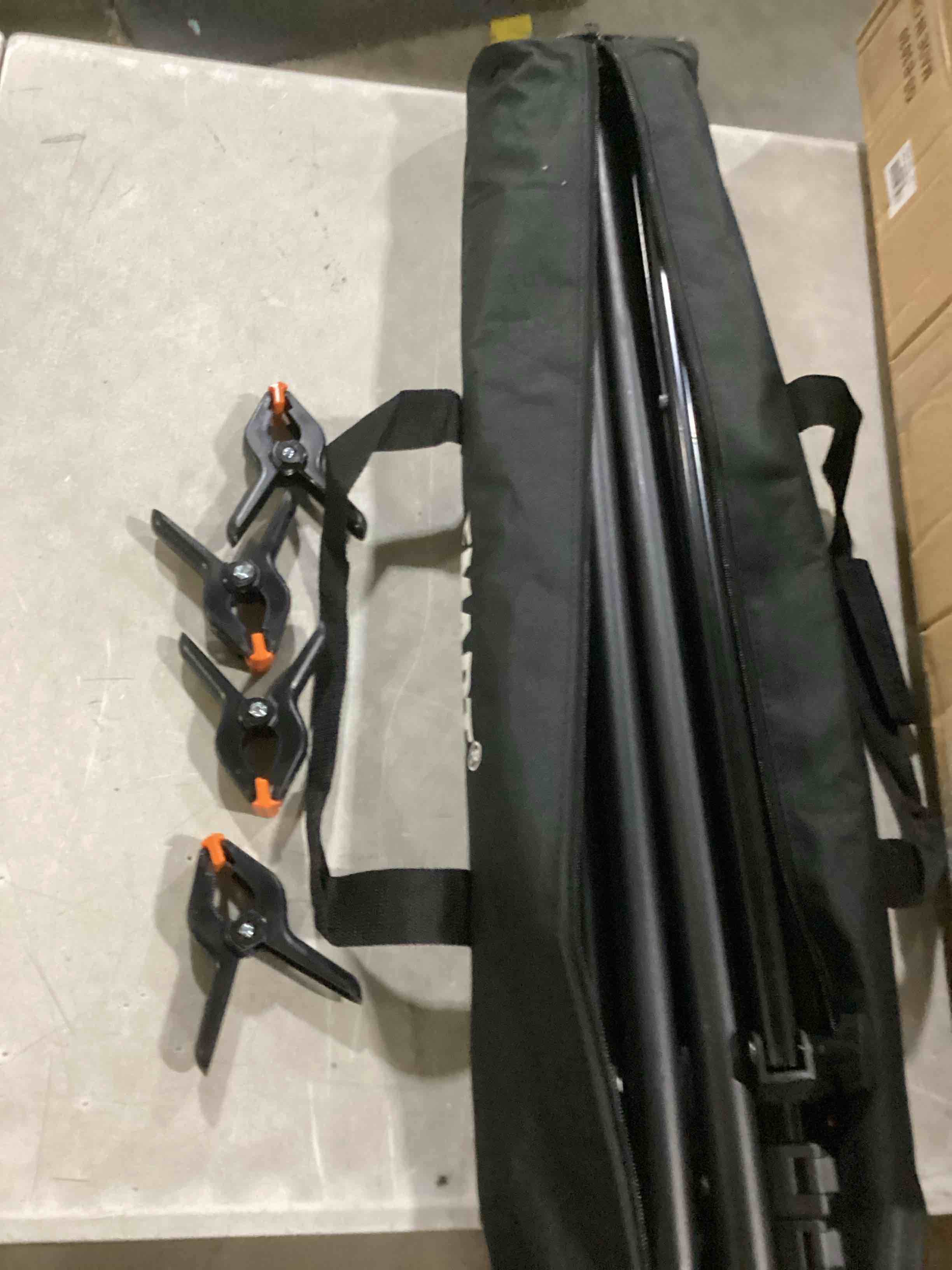 https://s3.amazonaws.com/lotting-images-prod/bidfta/BLU6867264_1732023840318.jpeg