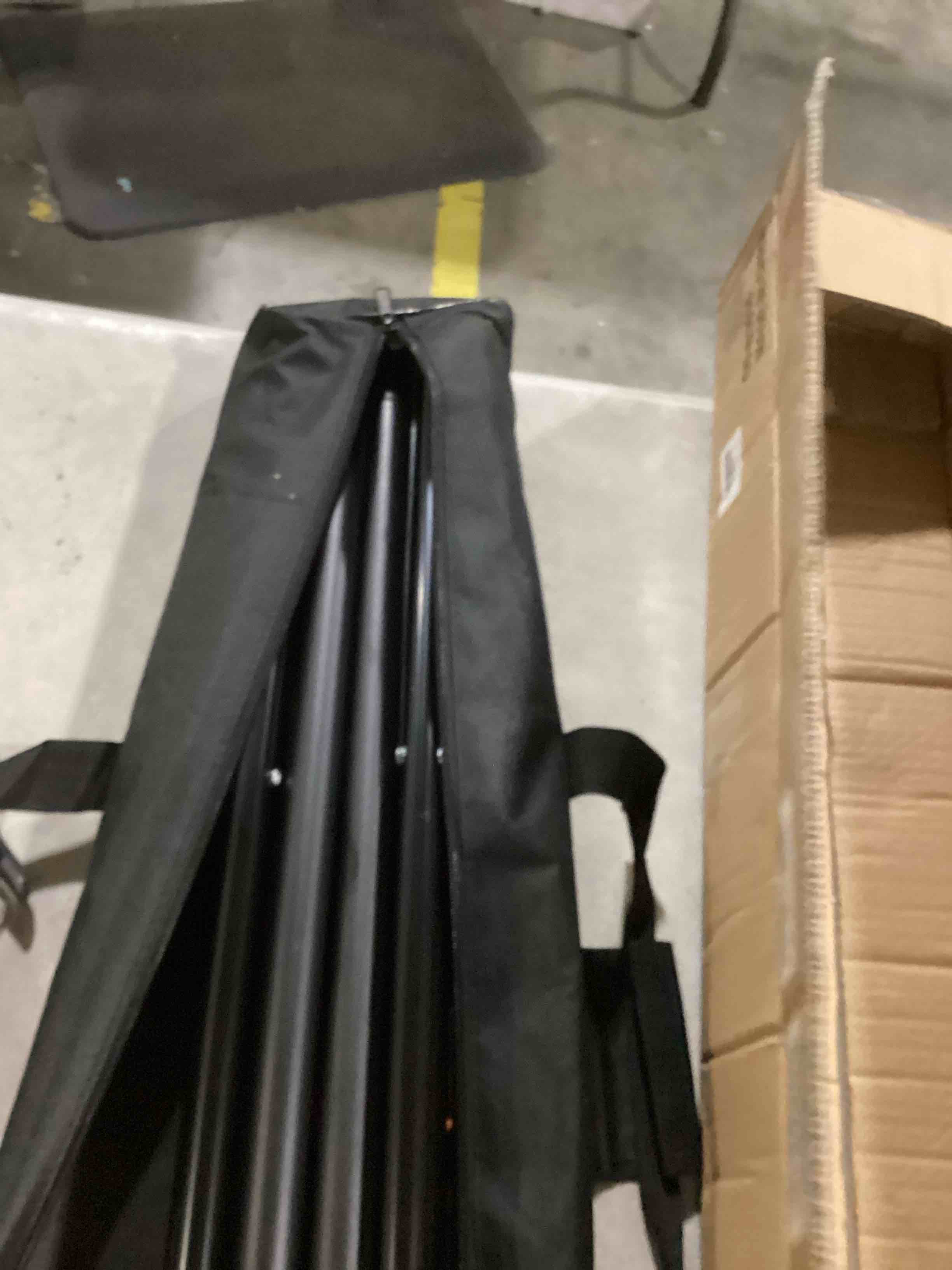 https://s3.amazonaws.com/lotting-images-prod/bidfta/BLU6867264_1732023848790.jpeg