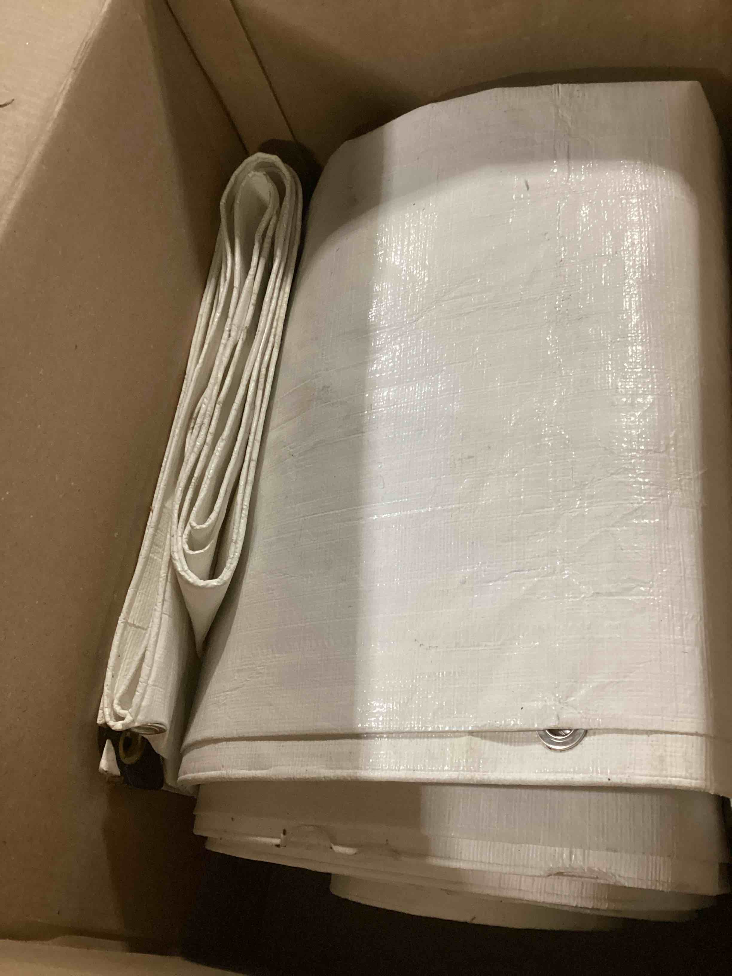 https://s3.amazonaws.com/lotting-images-prod/bidfta/BLU6867269_1732024929463.jpeg