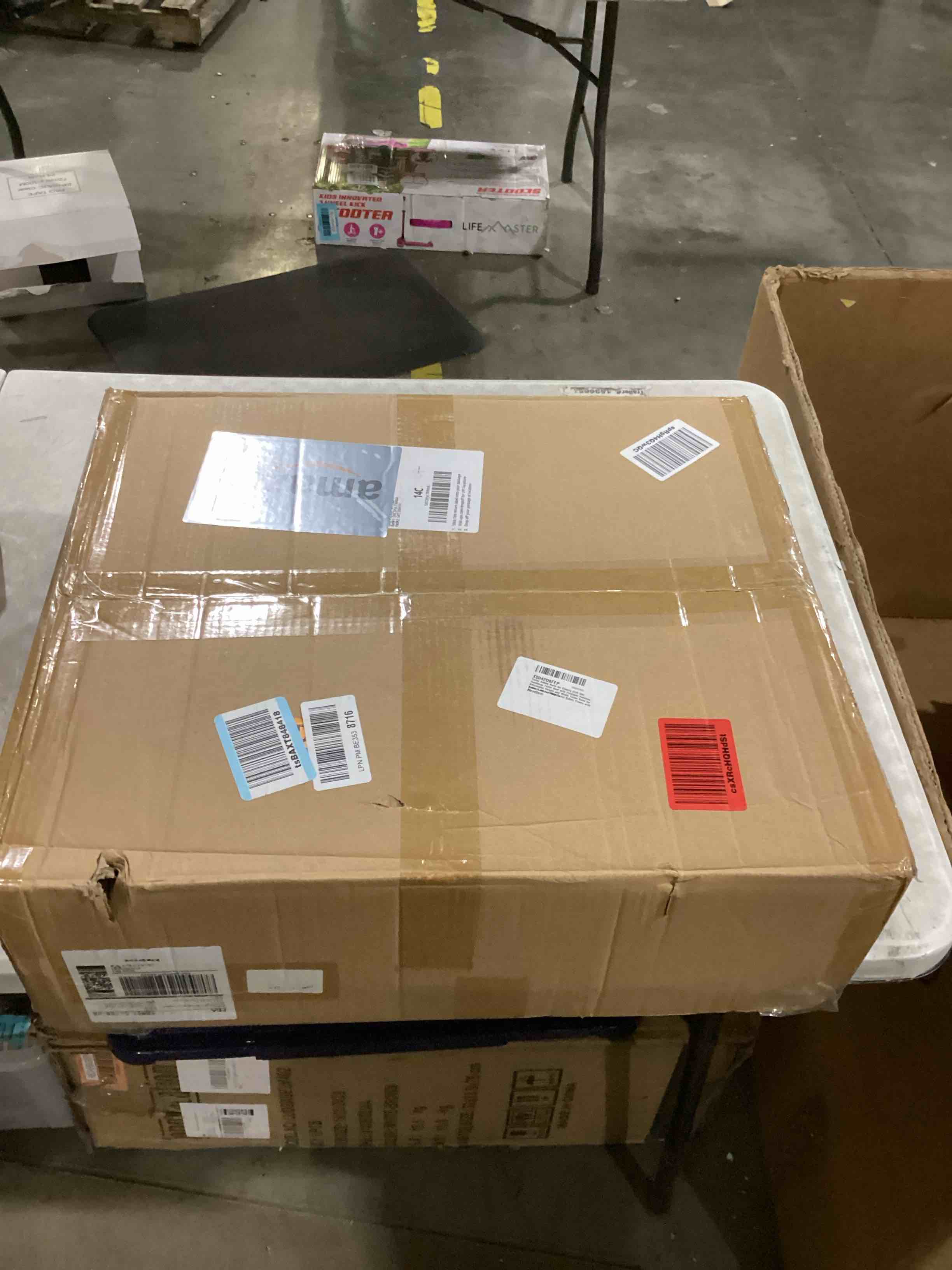 https://s3.amazonaws.com/lotting-images-prod/bidfta/BLU6867272_1732025263422.jpeg