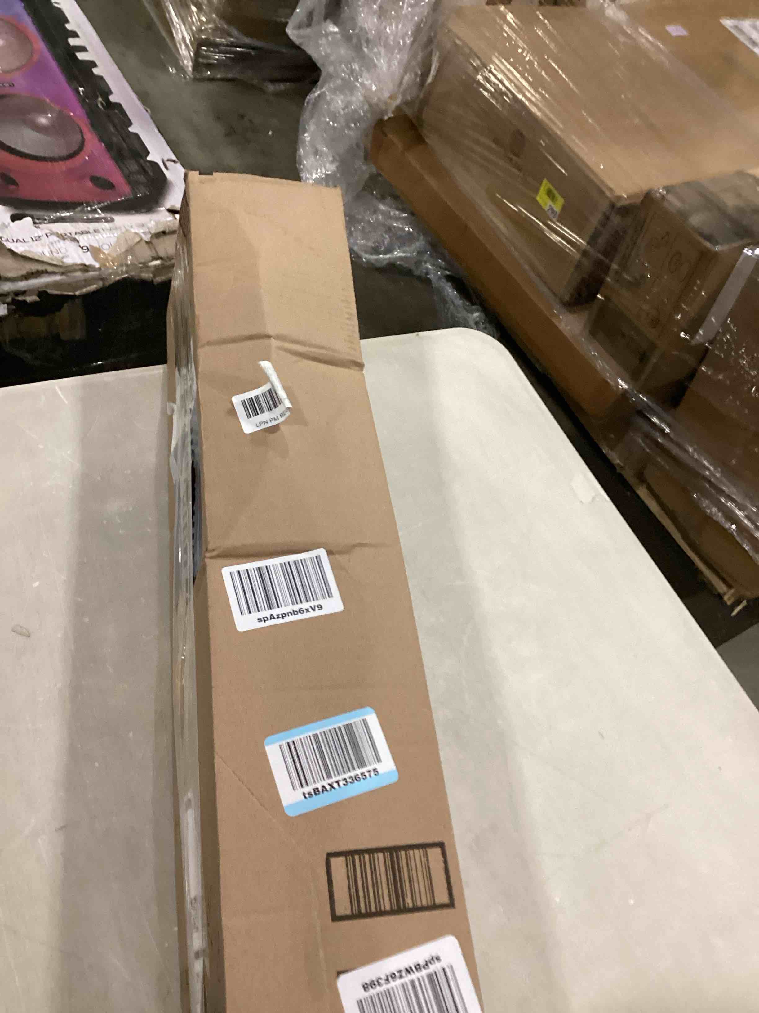 https://s3.amazonaws.com/lotting-images-prod/bidfta/BLU6867549_1729783441321.jpeg