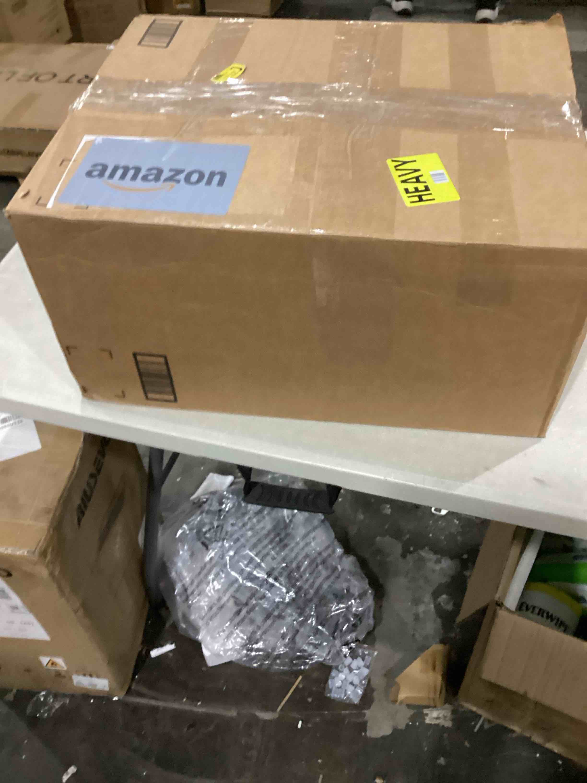 https://s3.amazonaws.com/lotting-images-prod/bidfta/BLU6867581_1729791251459.jpeg