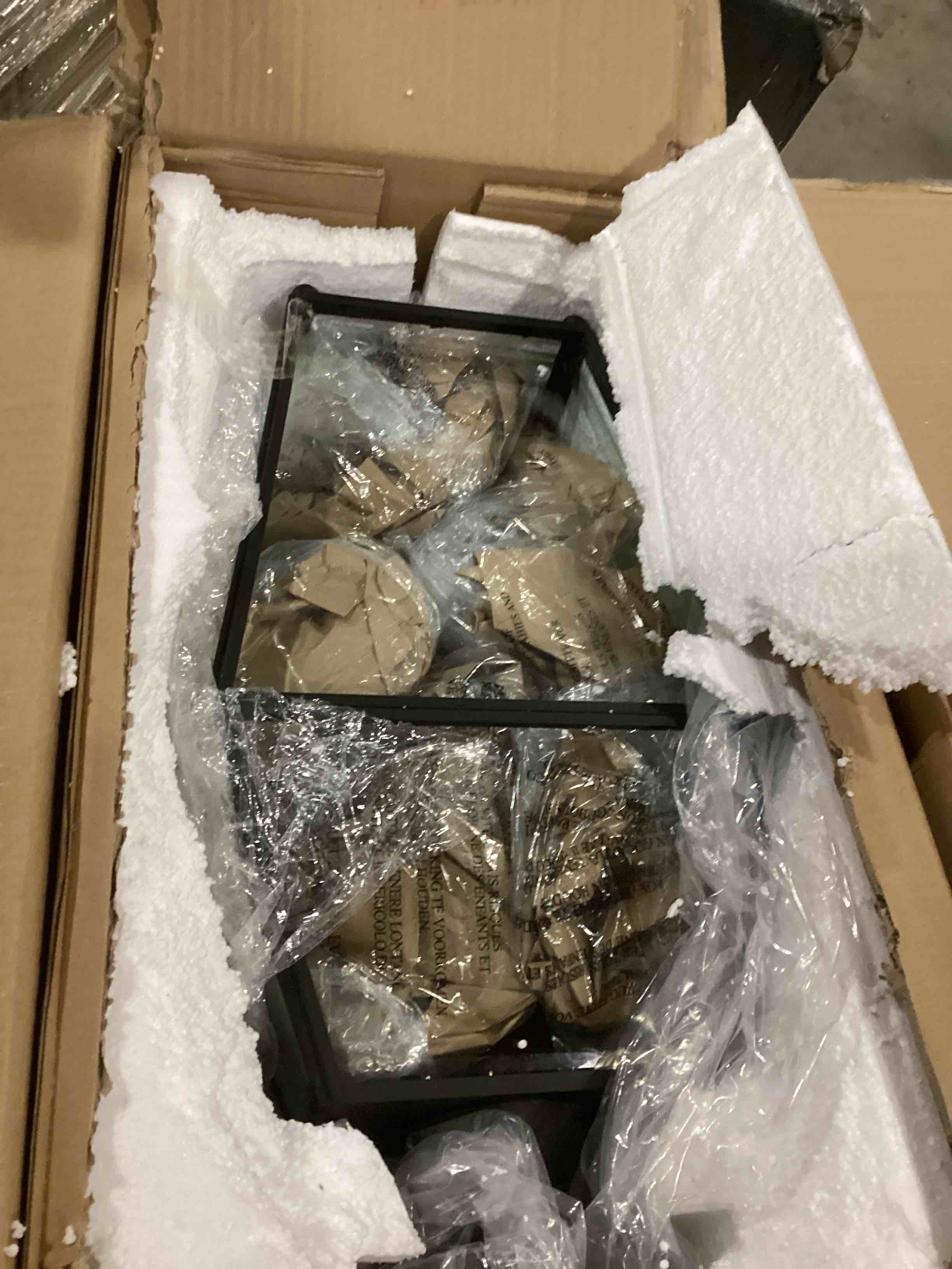 https://s3.amazonaws.com/lotting-images-prod/bidfta/BLU6867659_1730117093388.jpeg