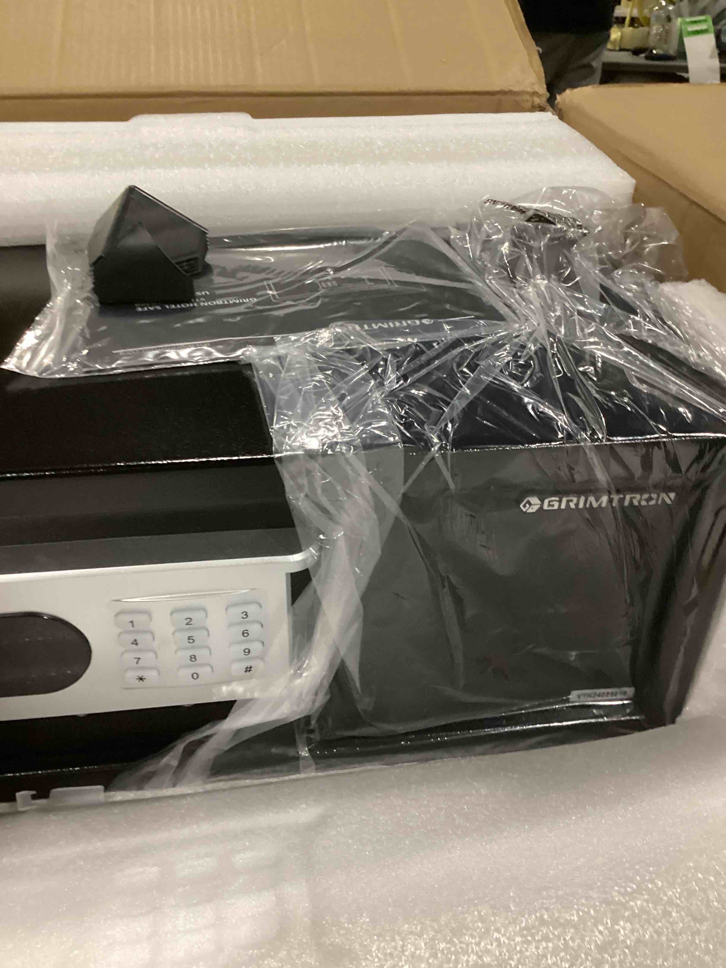 https://s3.amazonaws.com/lotting-images-prod/bidfta/BLU6867691_1730129833501.jpeg