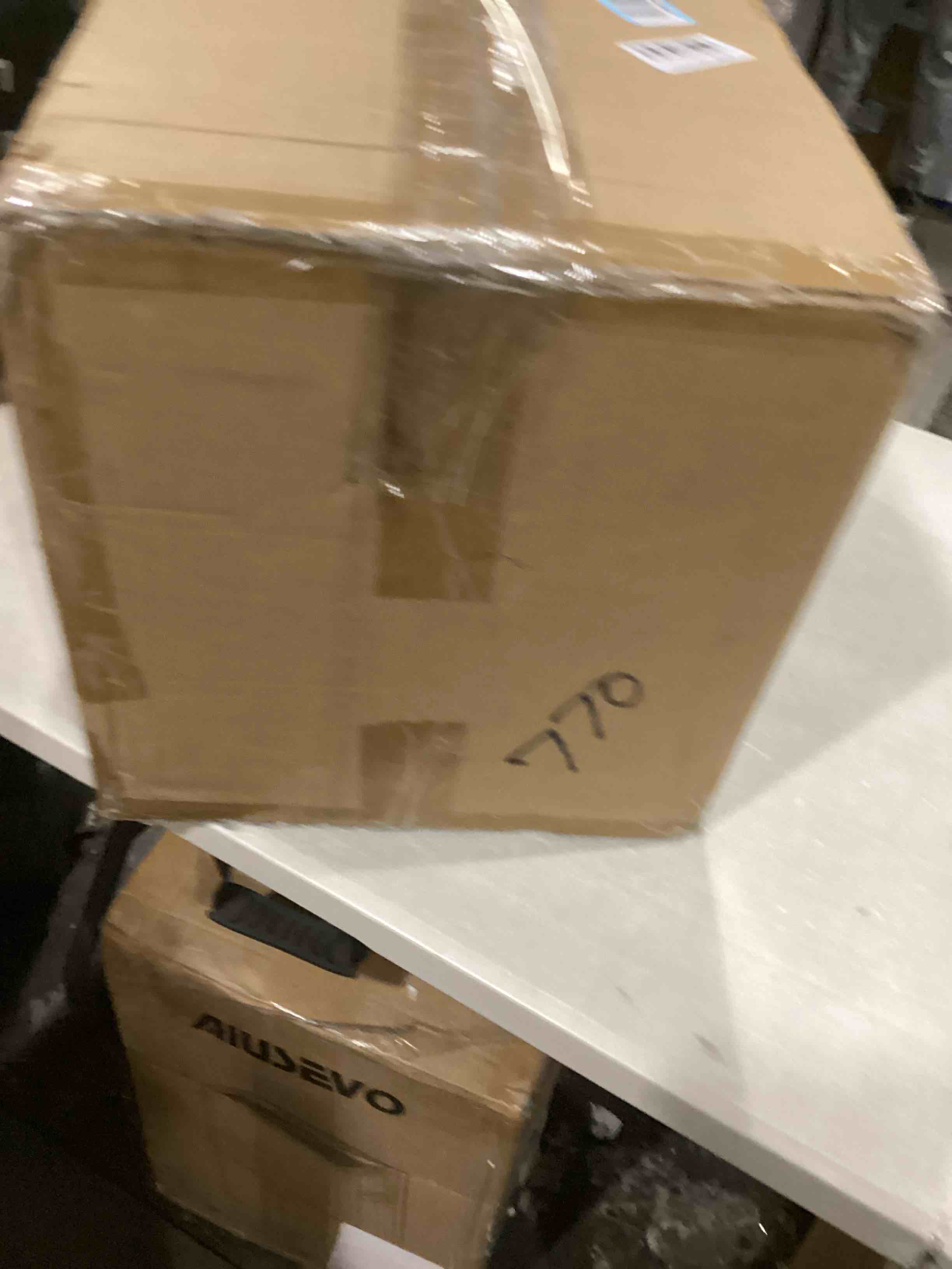 https://s3.amazonaws.com/lotting-images-prod/bidfta/BLU6867692_1730130035161.jpeg