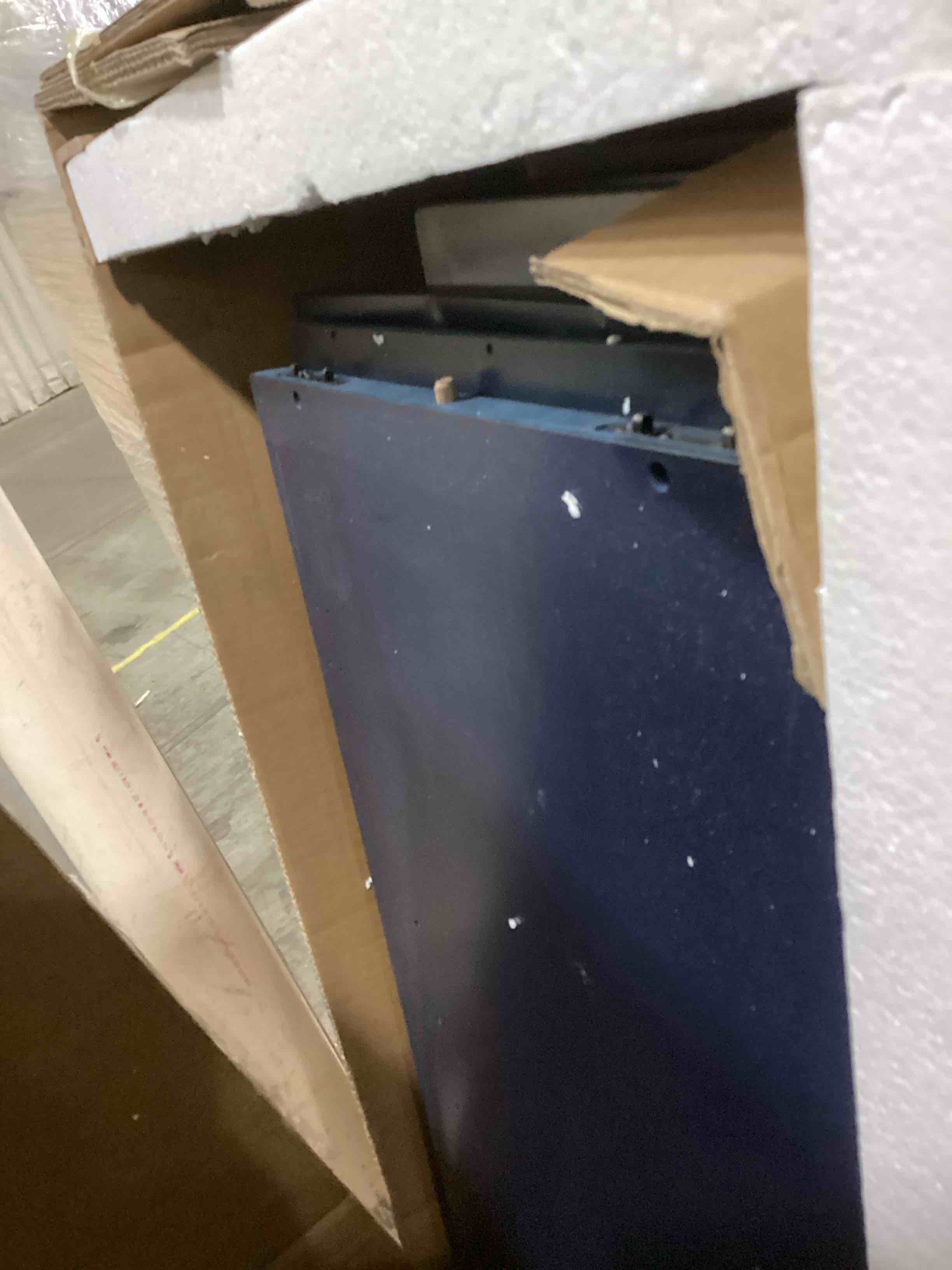 https://s3.amazonaws.com/lotting-images-prod/bidfta/BLU6867858_1730290041308.jpeg