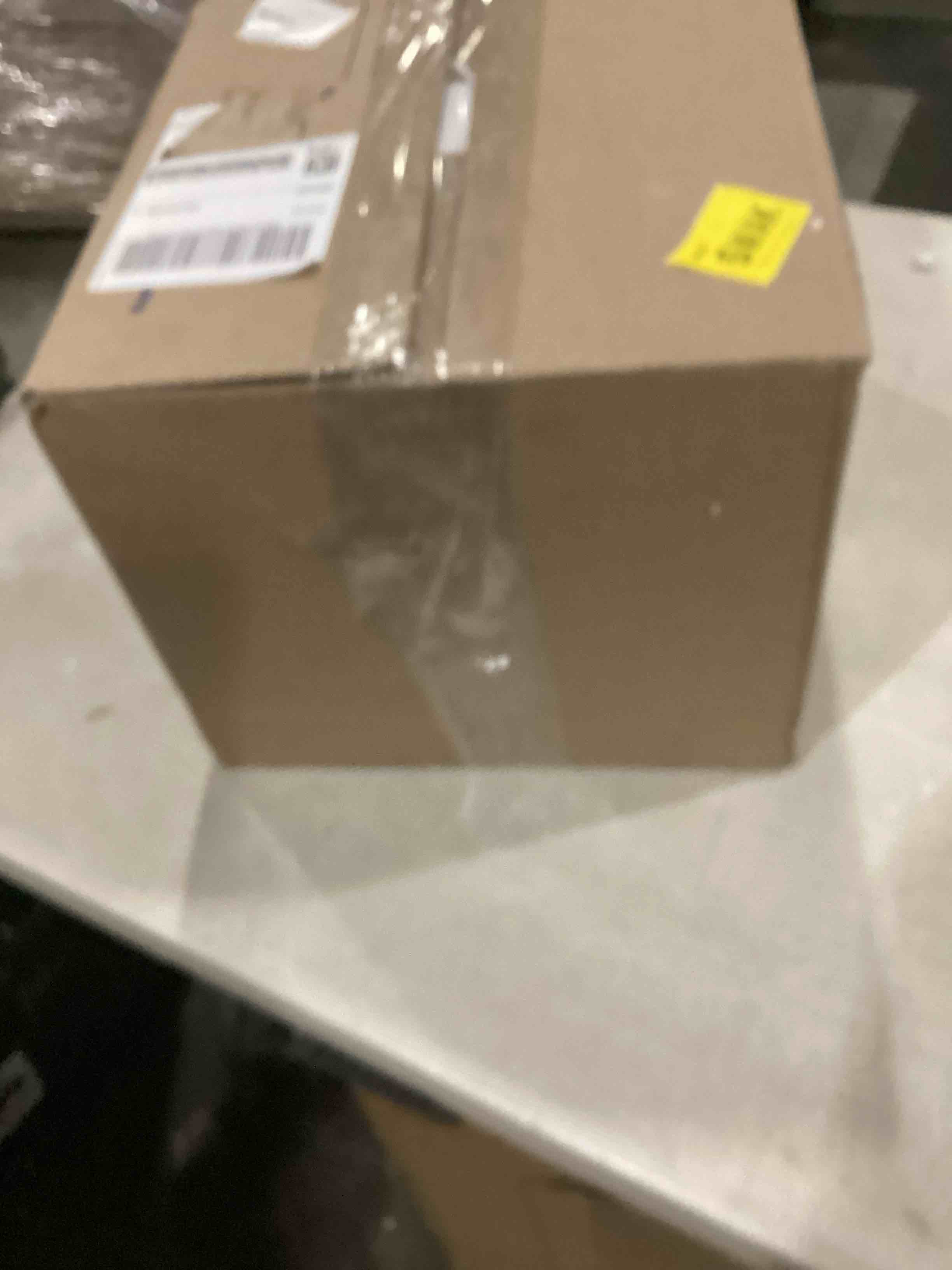 https://s3.amazonaws.com/lotting-images-prod/bidfta/BLU6867866_1730293114364.jpeg
