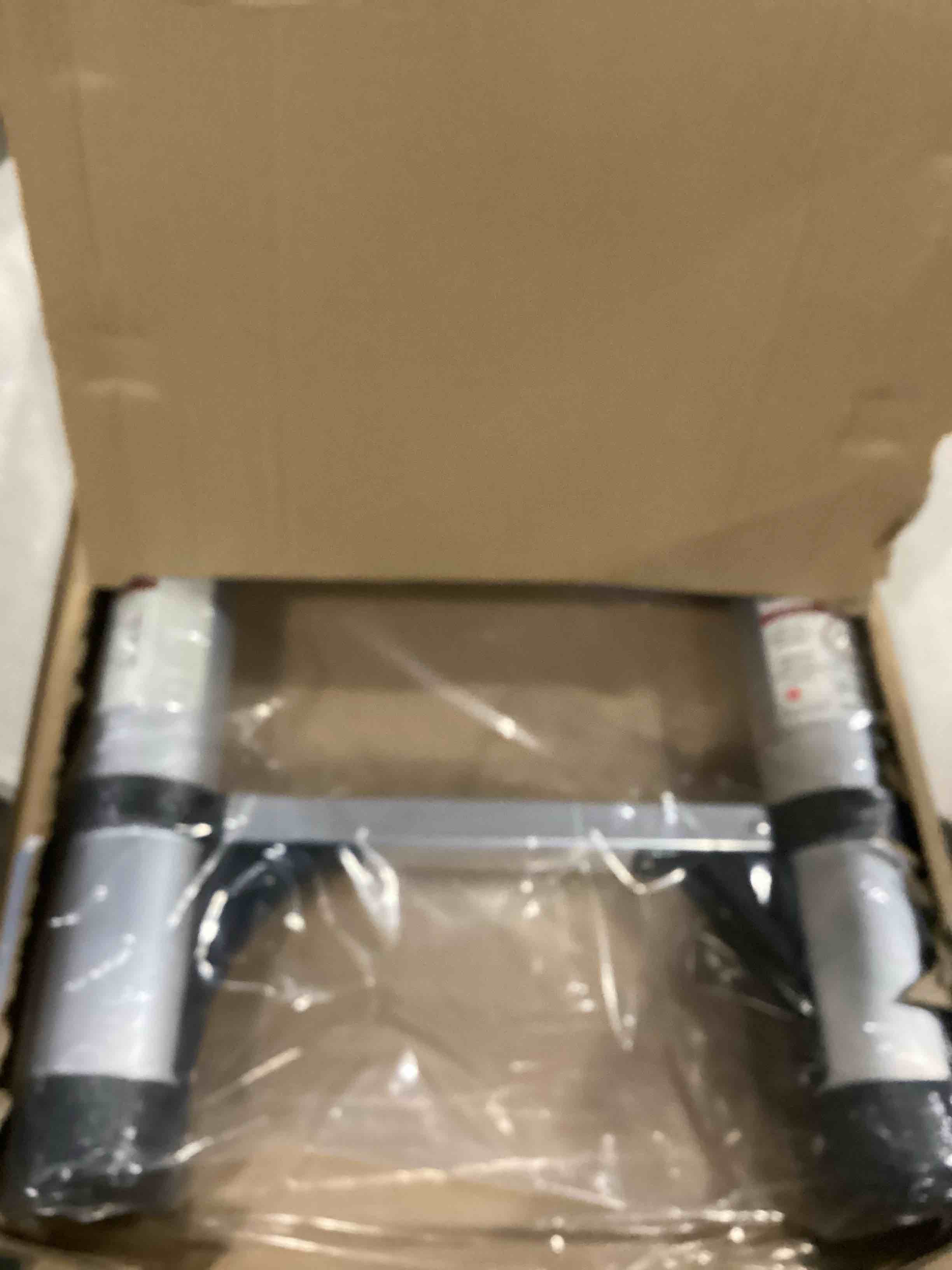 https://s3.amazonaws.com/lotting-images-prod/bidfta/BLU6867958_1730386729939.jpeg