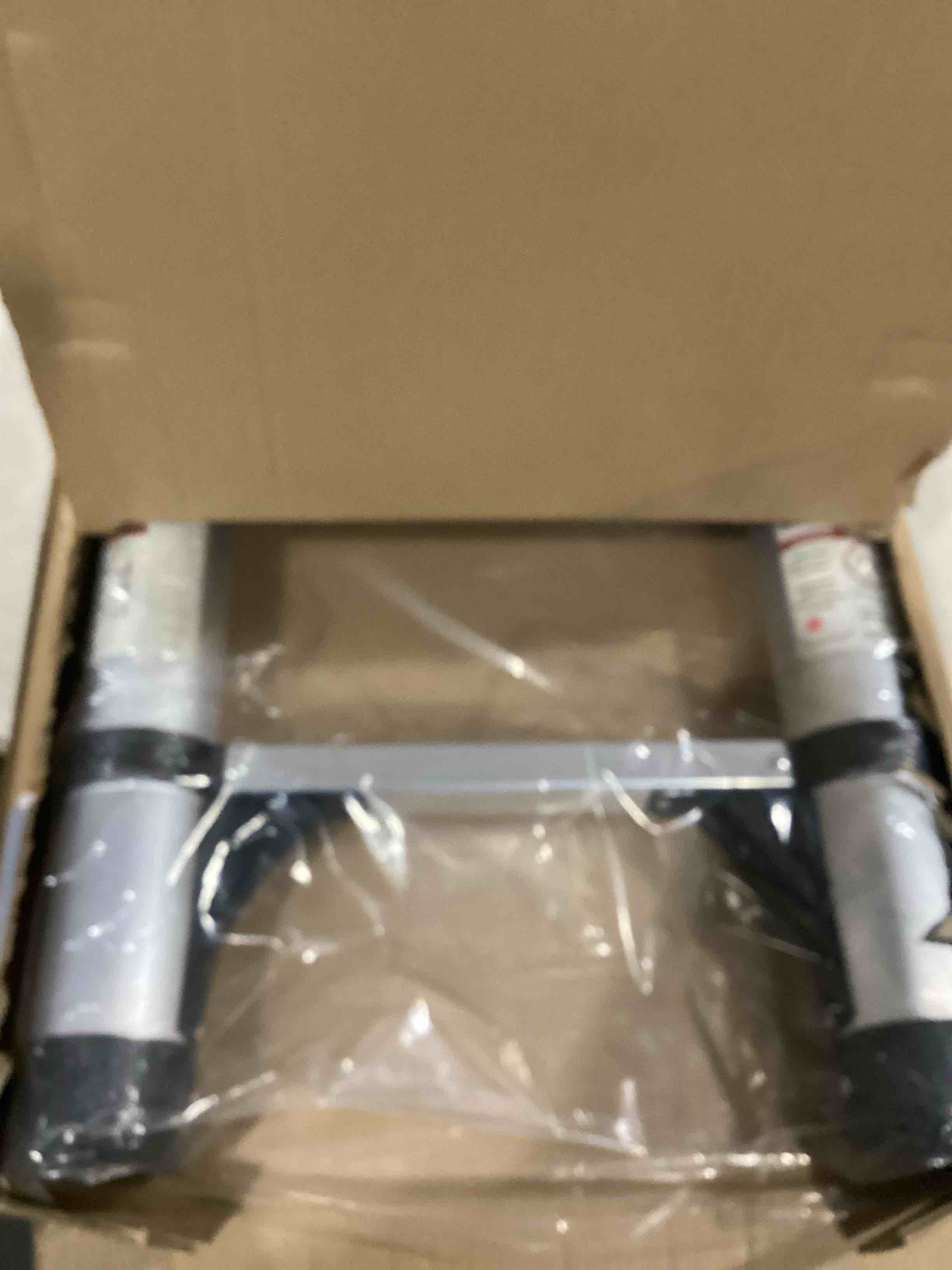 https://s3.amazonaws.com/lotting-images-prod/bidfta/BLU6867958_1730386731744.jpeg