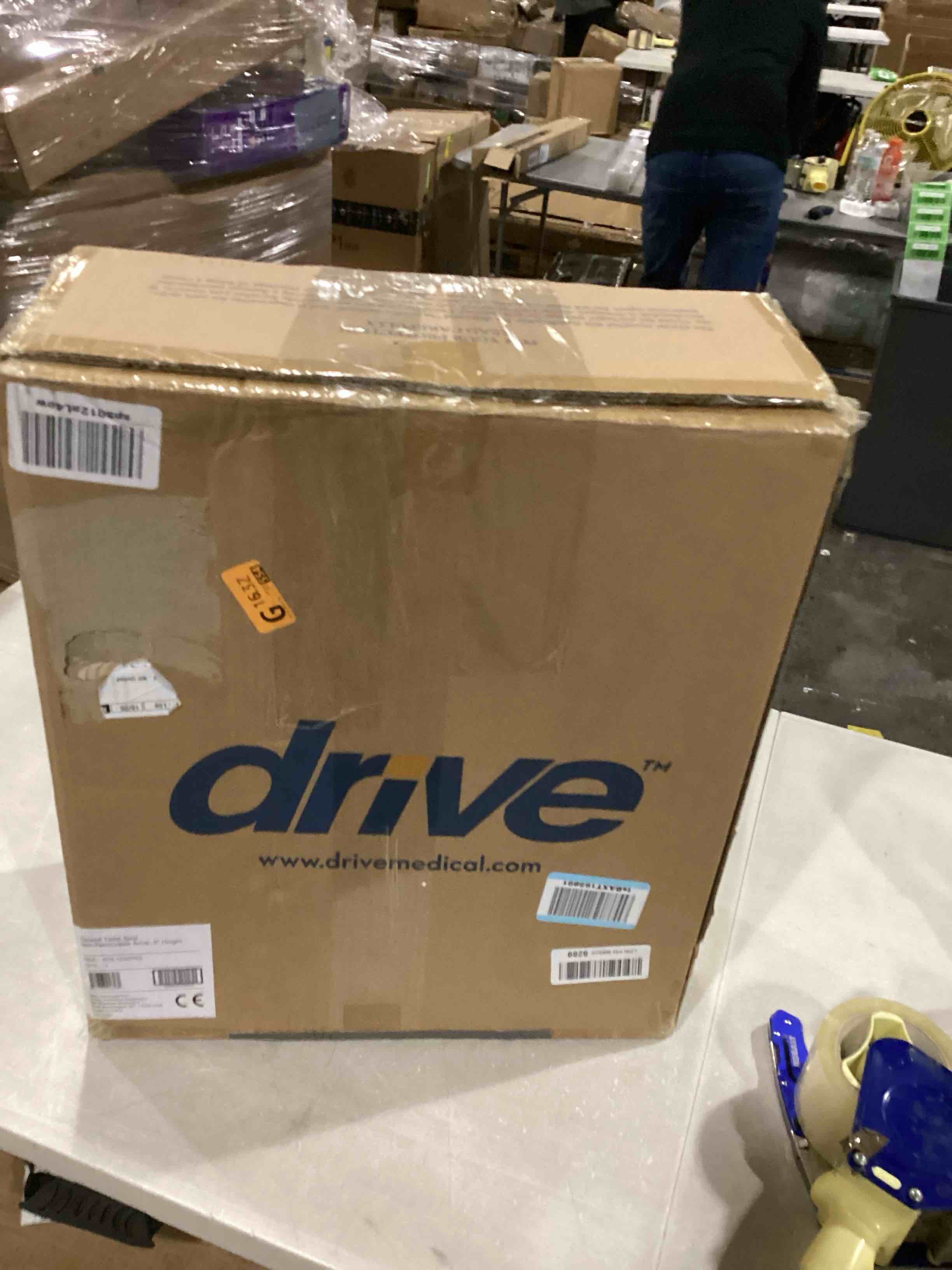 https://s3.amazonaws.com/lotting-images-prod/bidfta/BLU6868017_1730463116395.jpeg