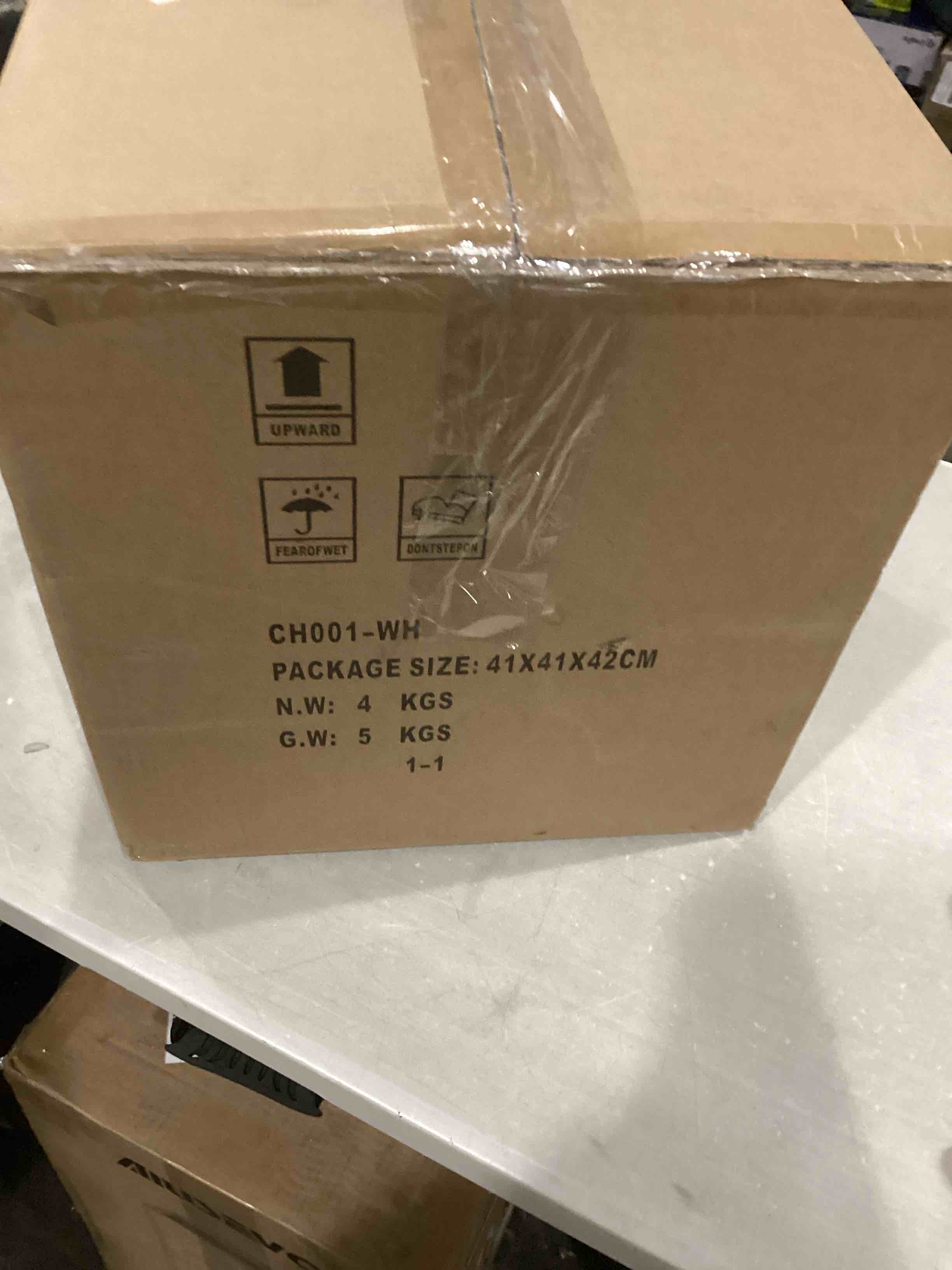 https://s3.amazonaws.com/lotting-images-prod/bidfta/BLU6868022_1730464465341.jpeg