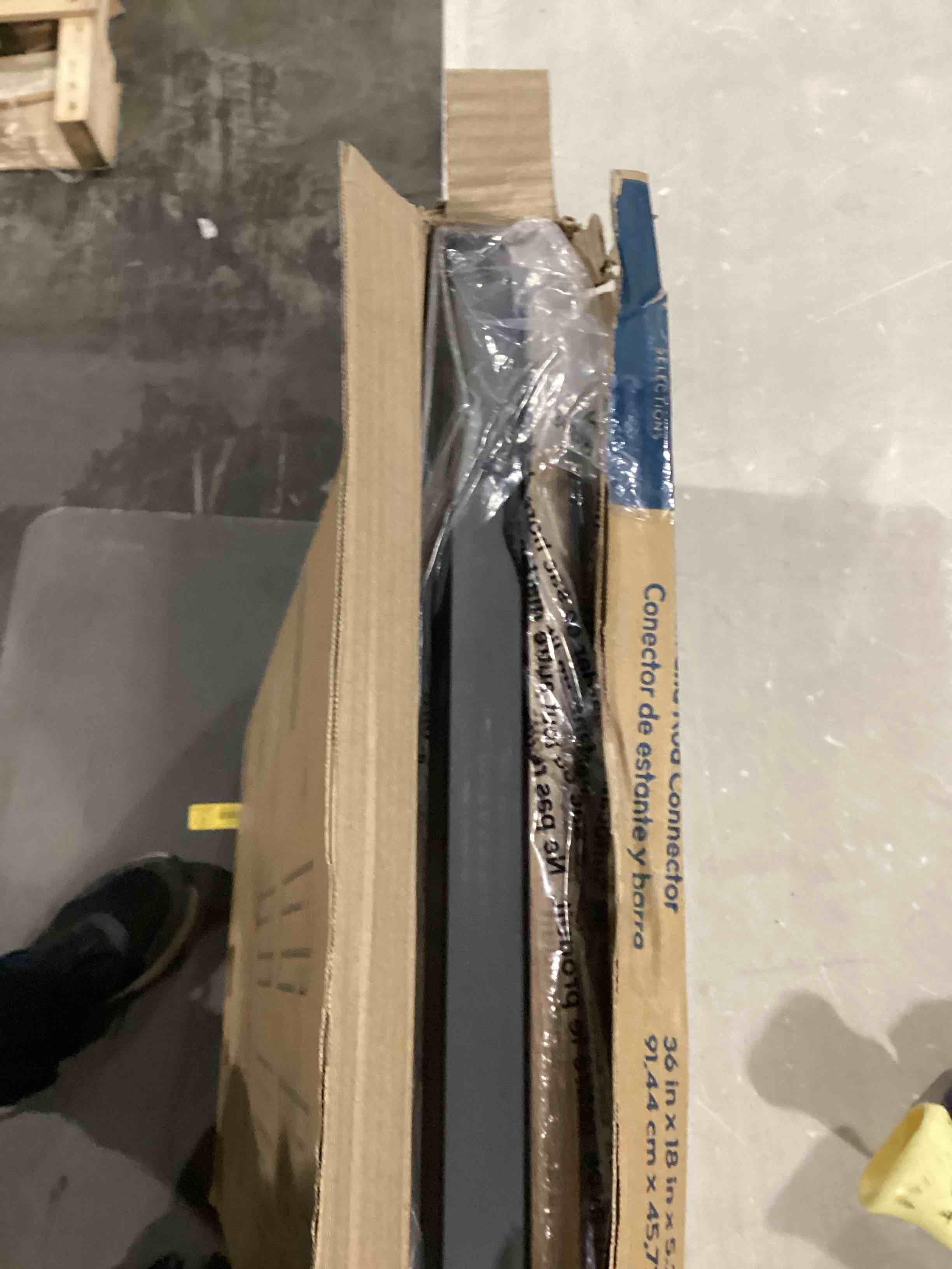 https://s3.amazonaws.com/lotting-images-prod/bidfta/BLU6868092_1730546247287.jpeg