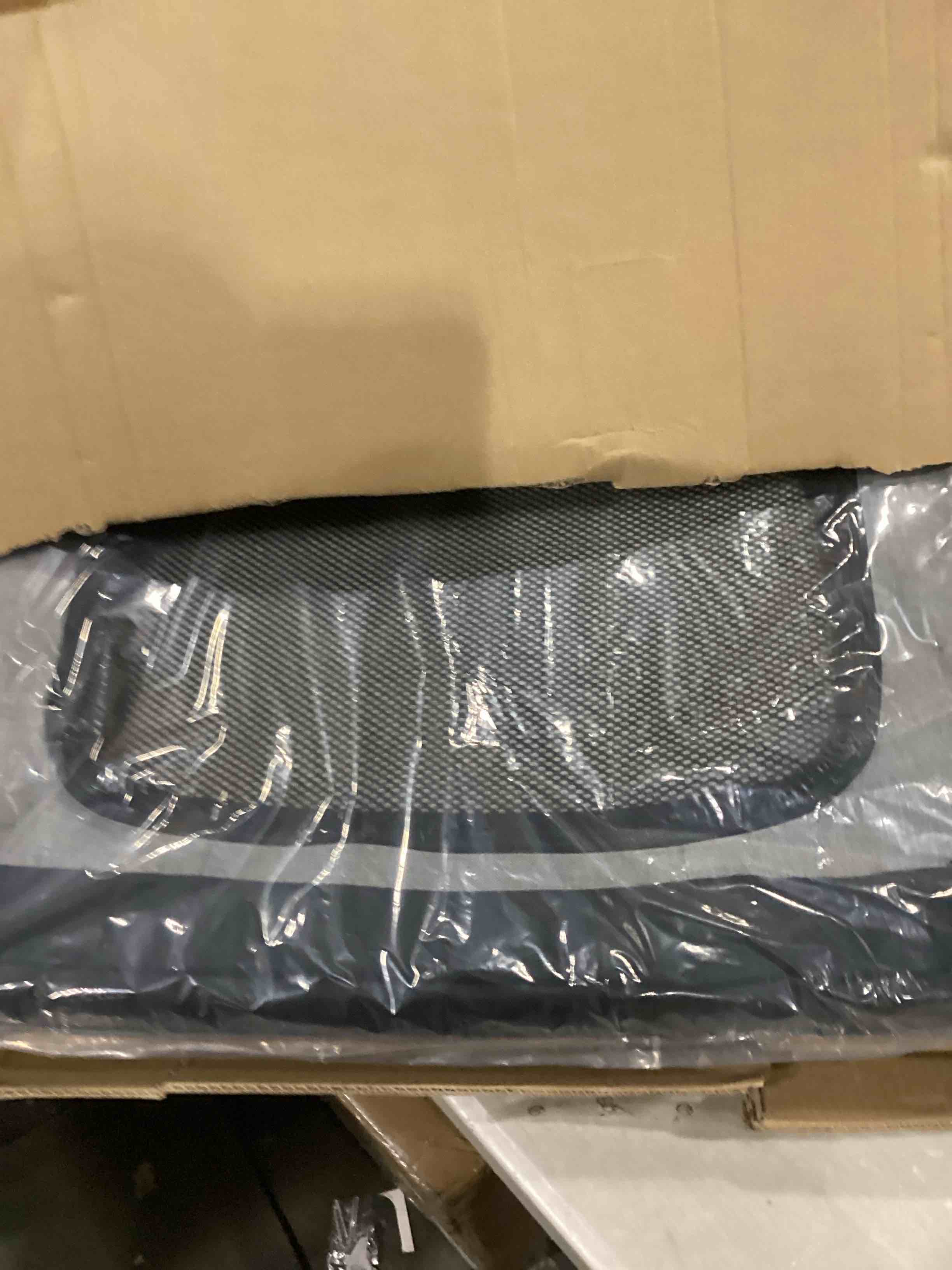 https://s3.amazonaws.com/lotting-images-prod/bidfta/BLU6868131_1730560784562.jpeg