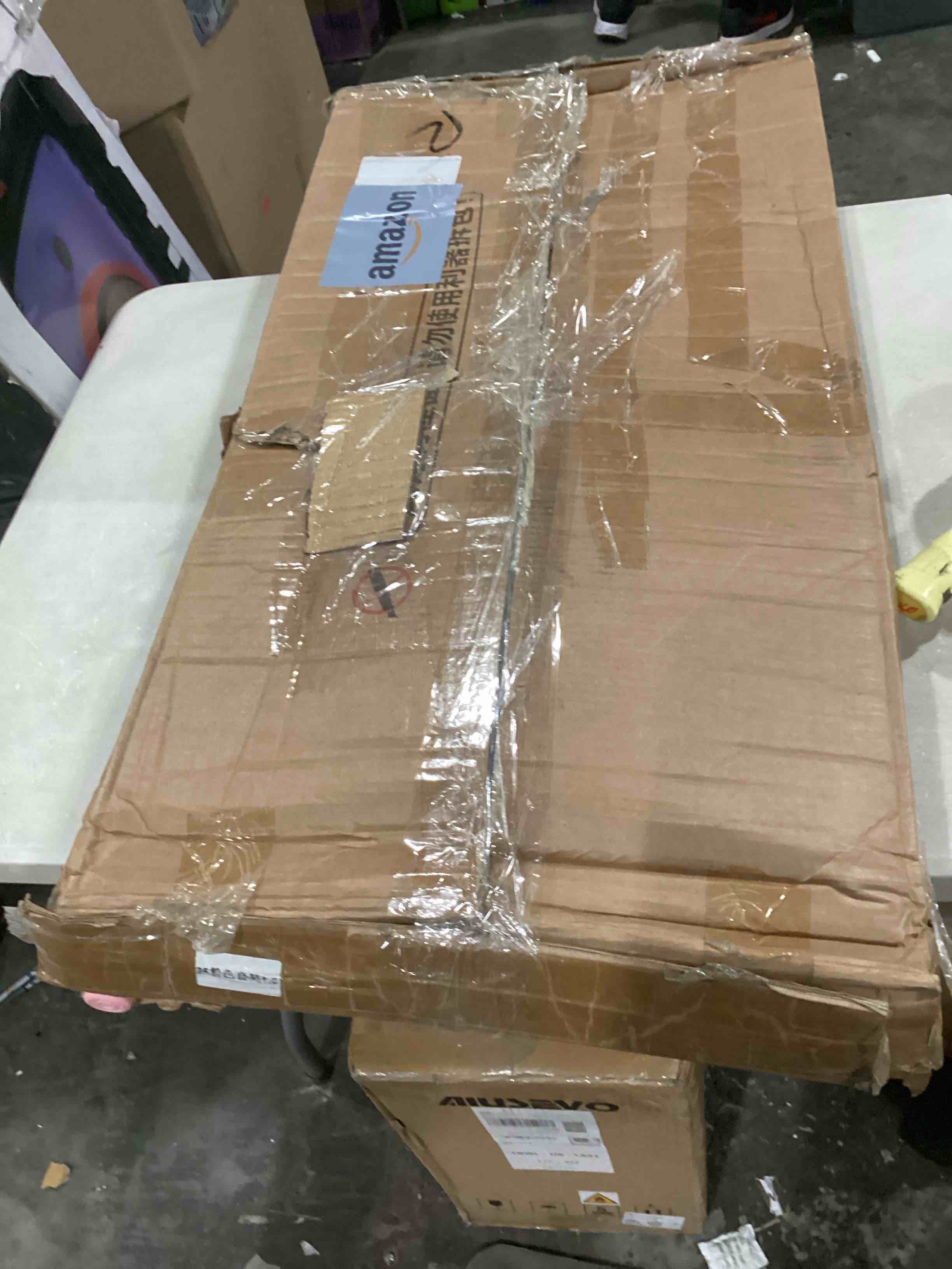 https://s3.amazonaws.com/lotting-images-prod/bidfta/BLU6868248_1730745260509.jpeg